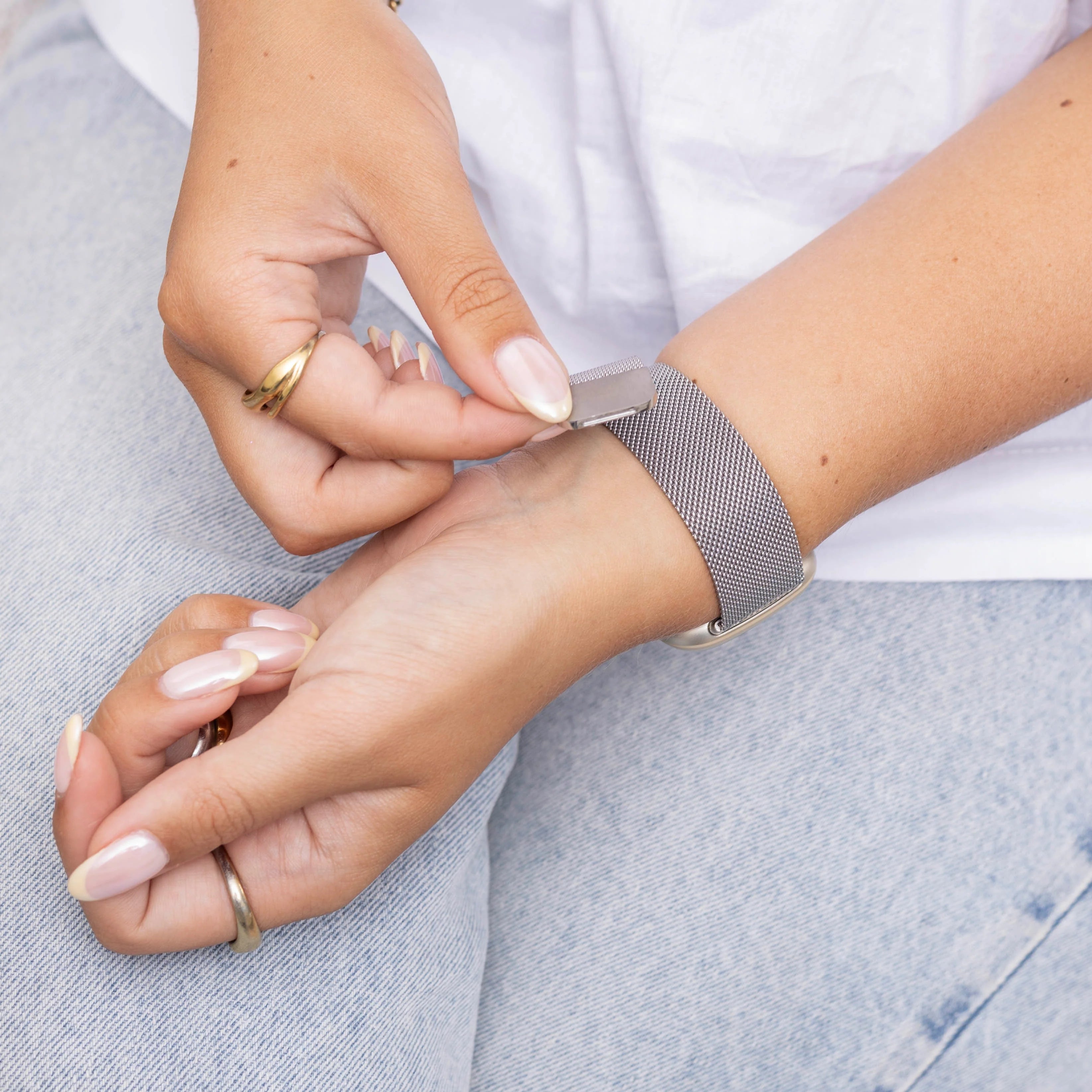 Fitbit Sense 2 Milanese band (zilver)