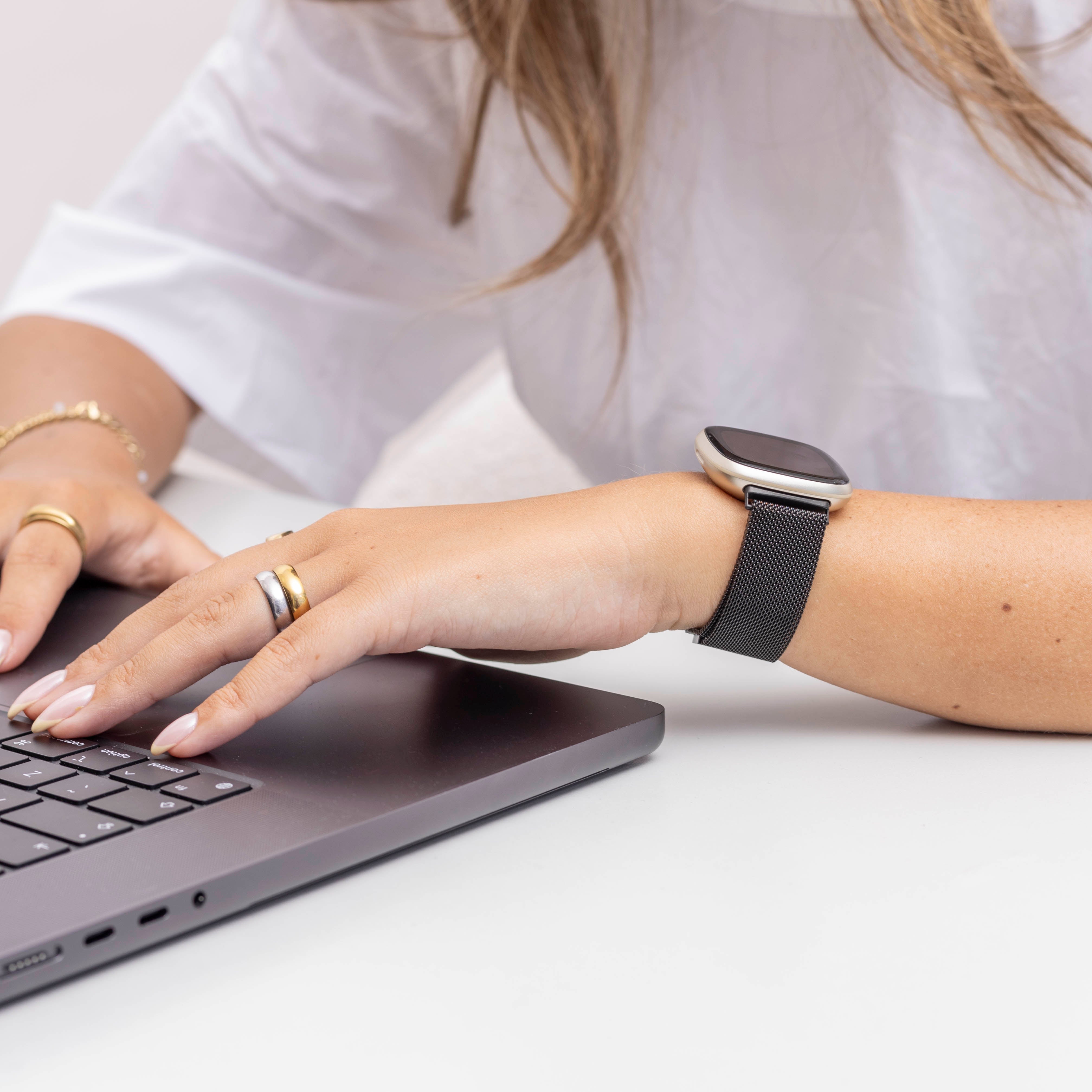 Fitbit Versa 3 Milanese band (zwart)