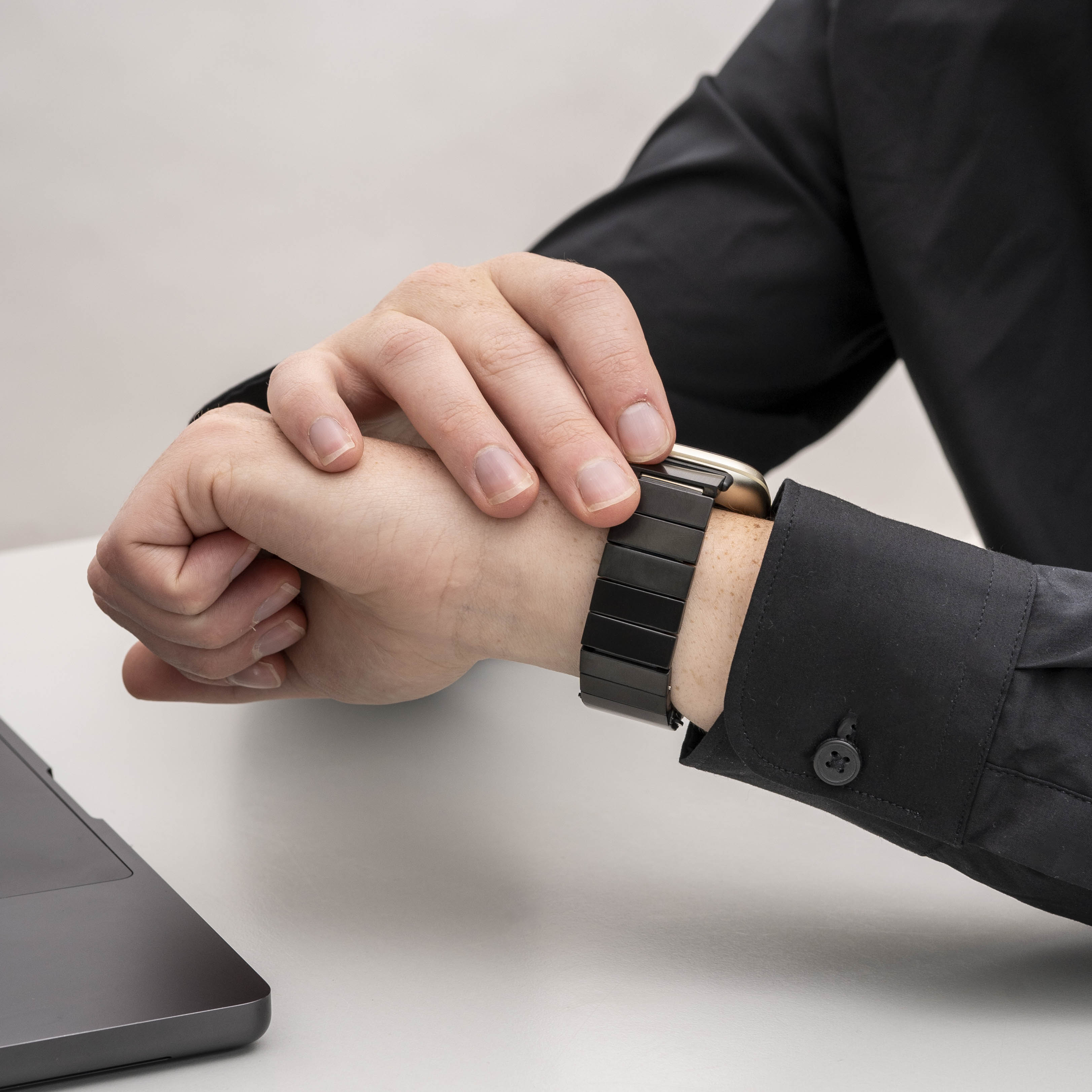 Fitbit Versa 3 metalen bandje (zwart)