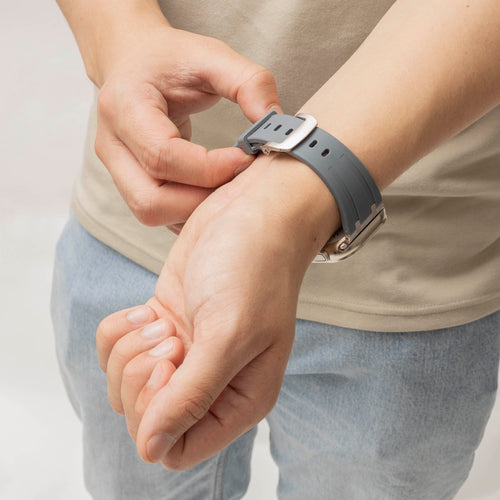 Bandz Apple Watch siliconen band 'Luxe Liquid' (grijs met zilver)