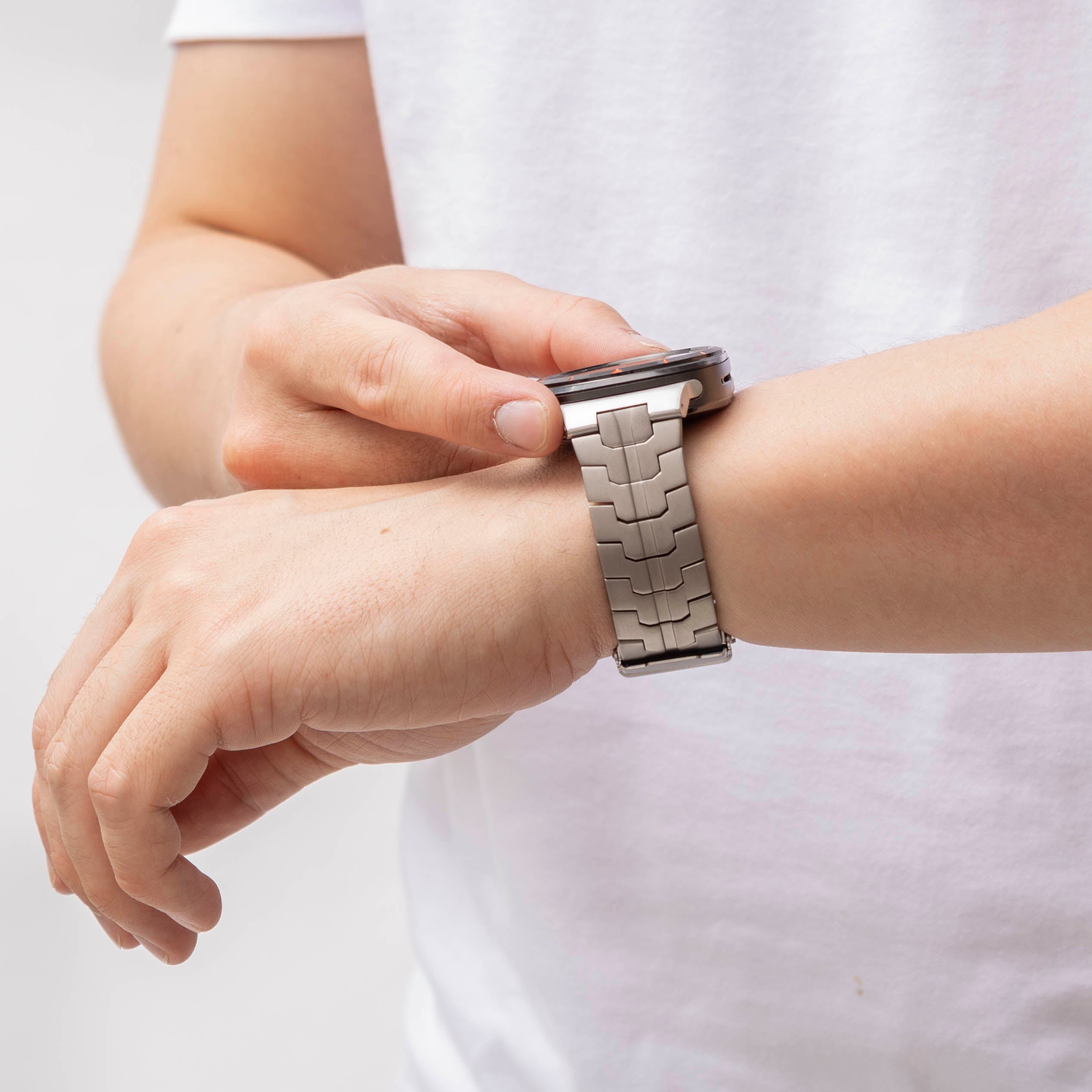 Samsung Galaxy Watch Ultra 'Iron' titanium band (titanium)