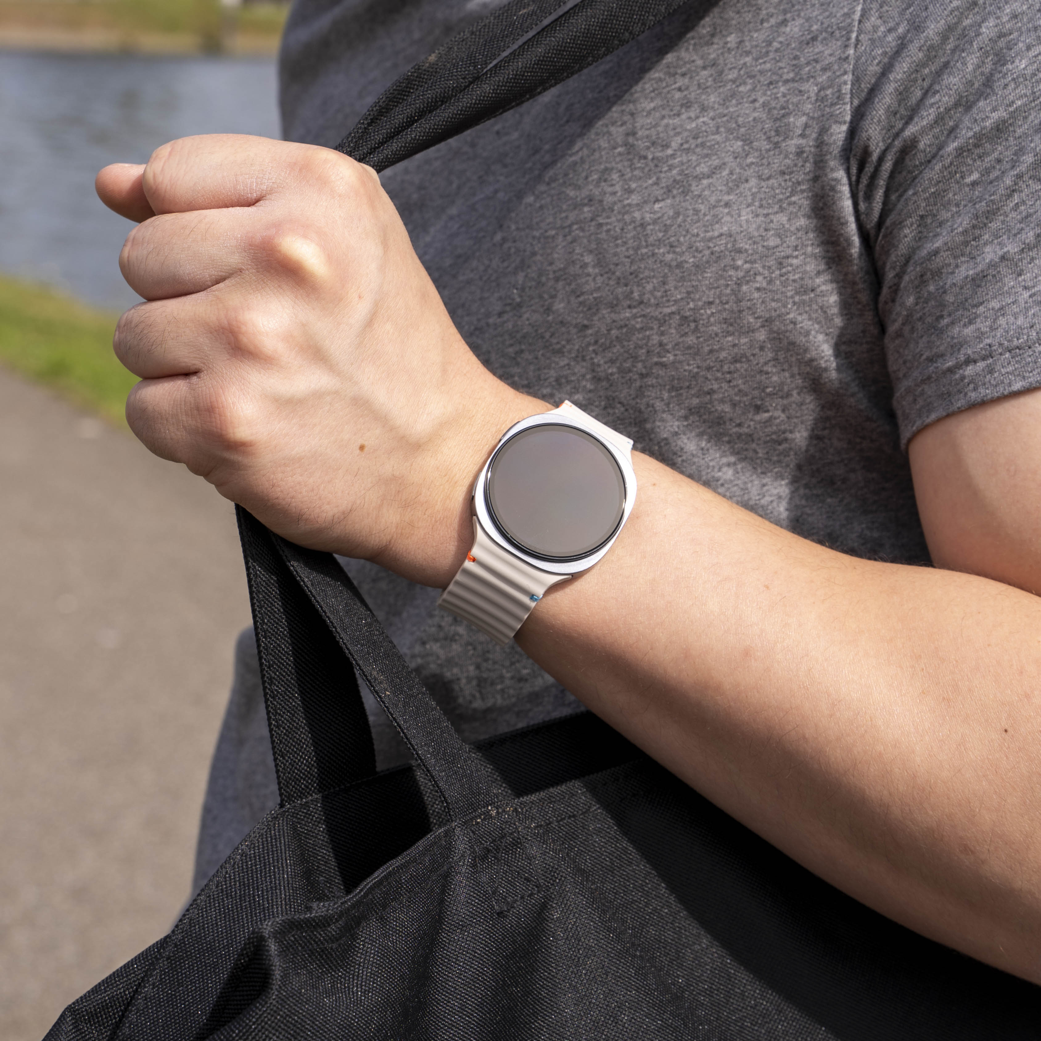 Samsung Galaxy Watch 8 - 40mm Wave Silicone Strap (Starlight)