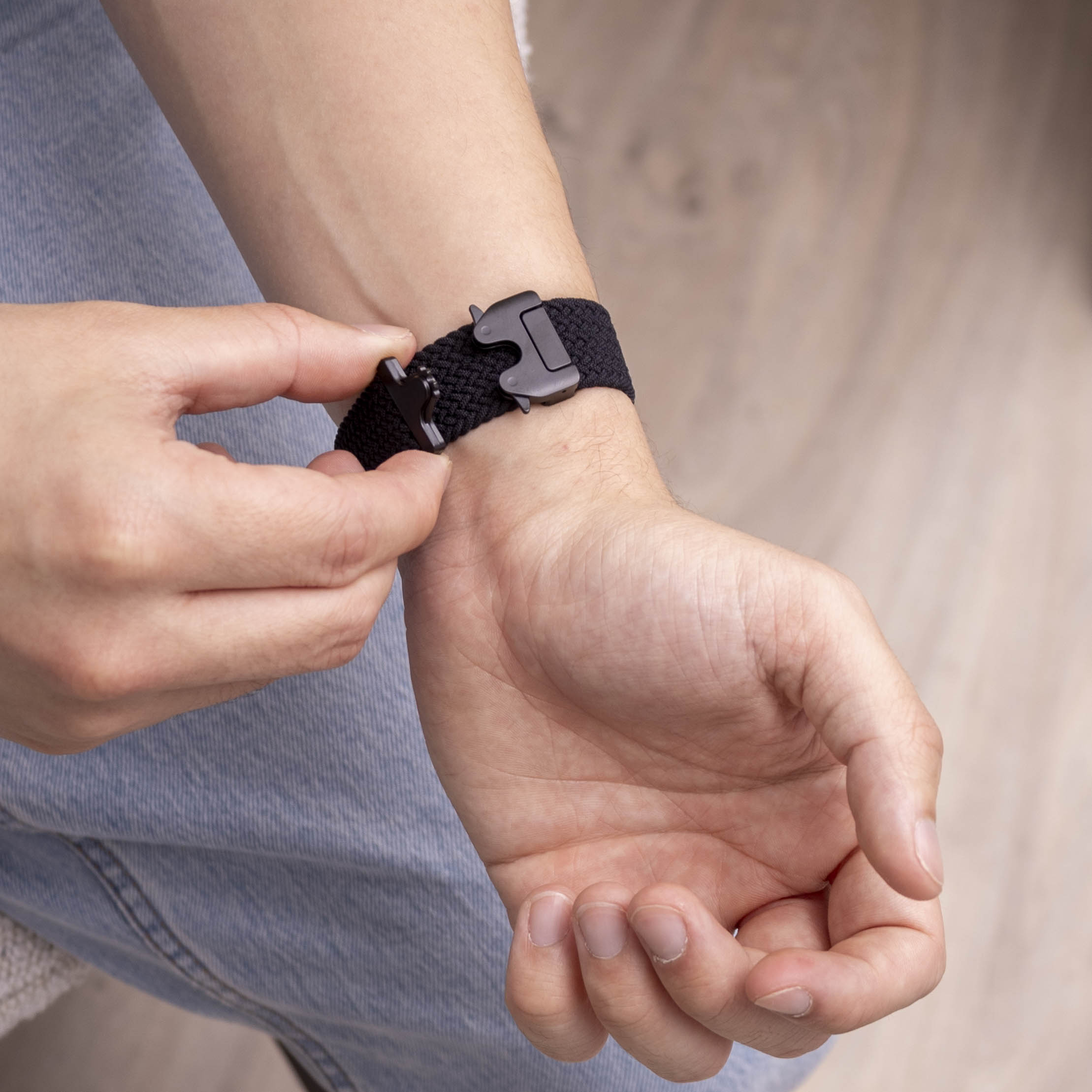  Samsung Galaxy Watch 8 Classic gevlochten band met P-buckle (zwart)