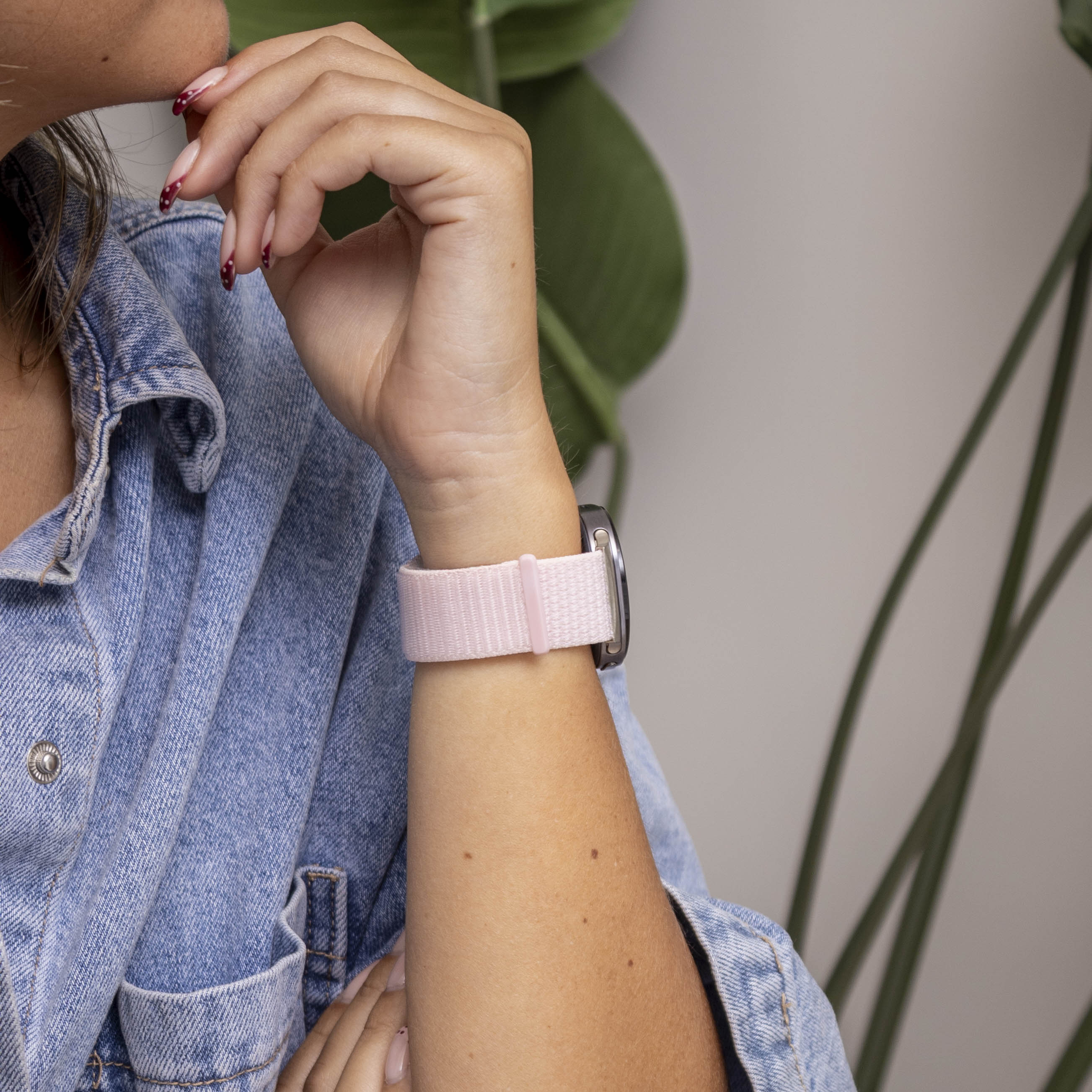 Samsung Galaxy Watch 8 - 44mm Nylon Strap (Light Pink)