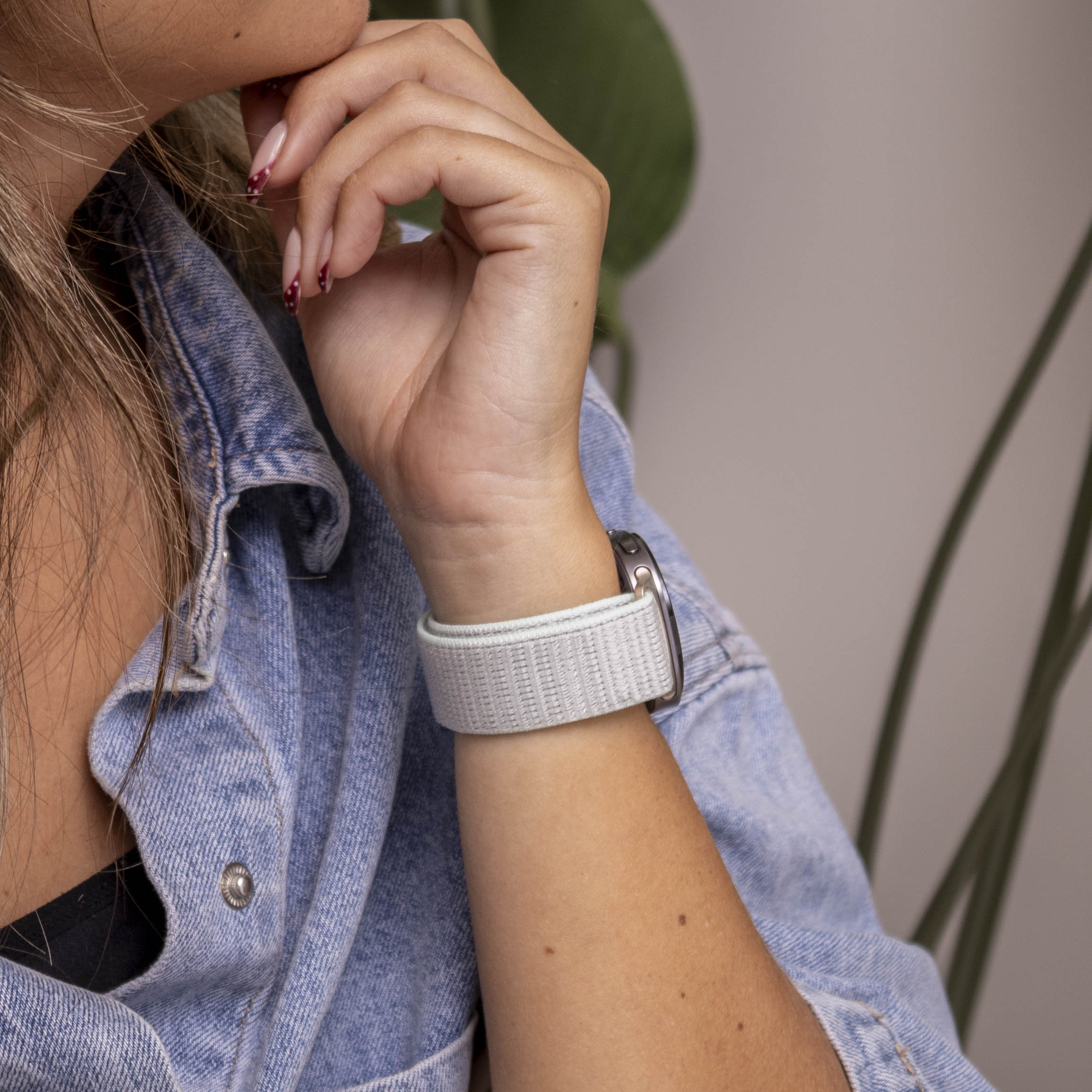  Samsung Galaxy Watch 8 - 44mm nylon bandje (licht cyaan)