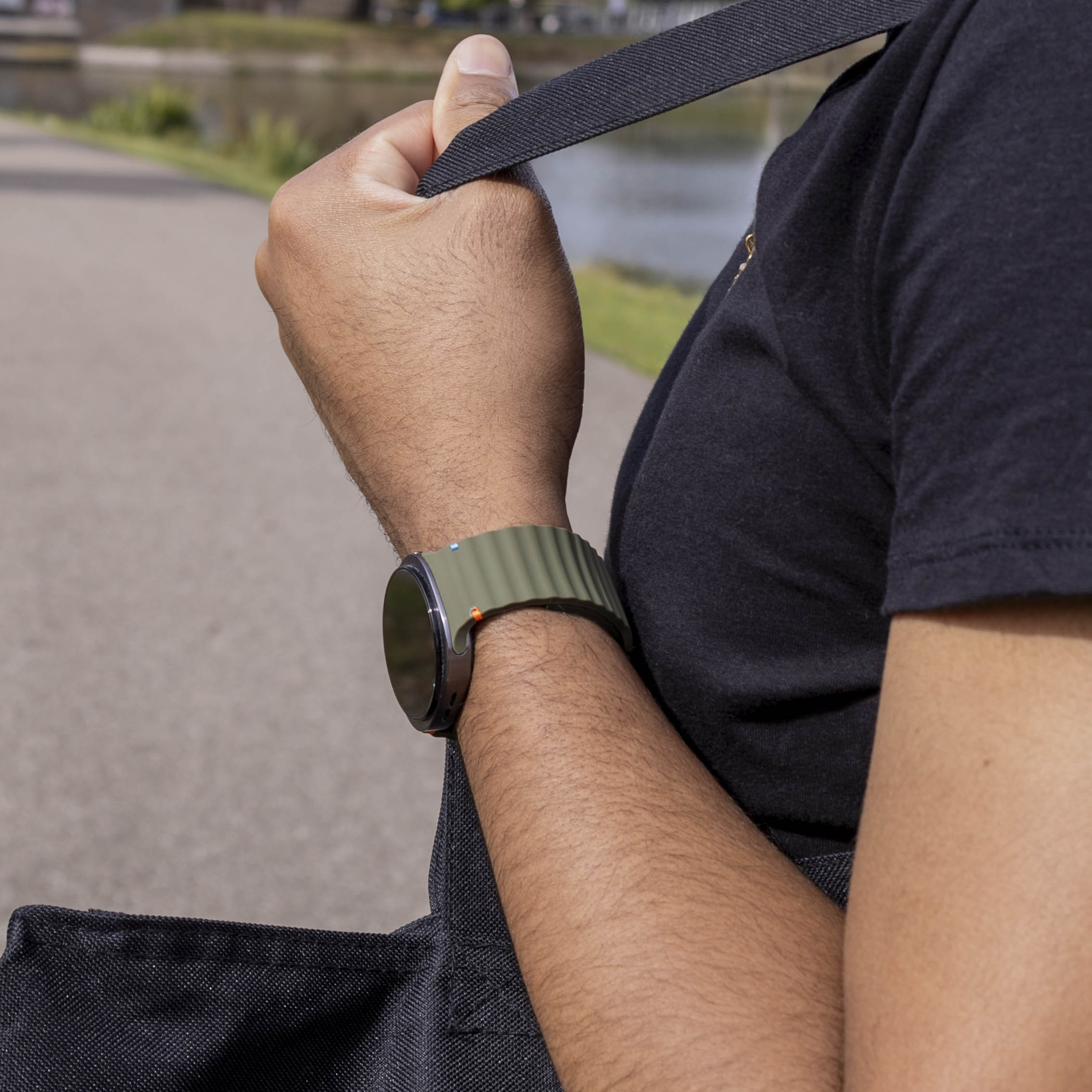 Samsung Galaxy Watch 8 - 44mm Wave Silicone Strap (Army Green)