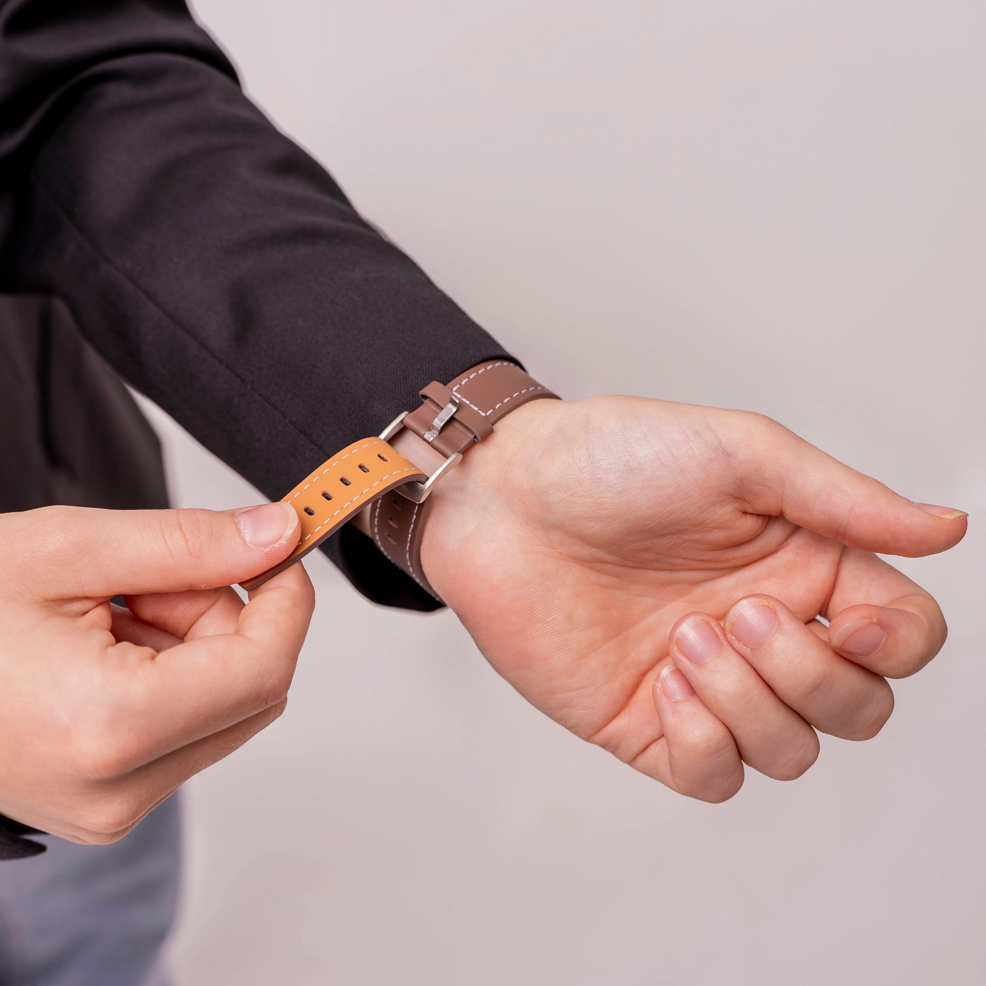 Withings ScanWatch Nova 'one push' leren bandje (donkerbruin)