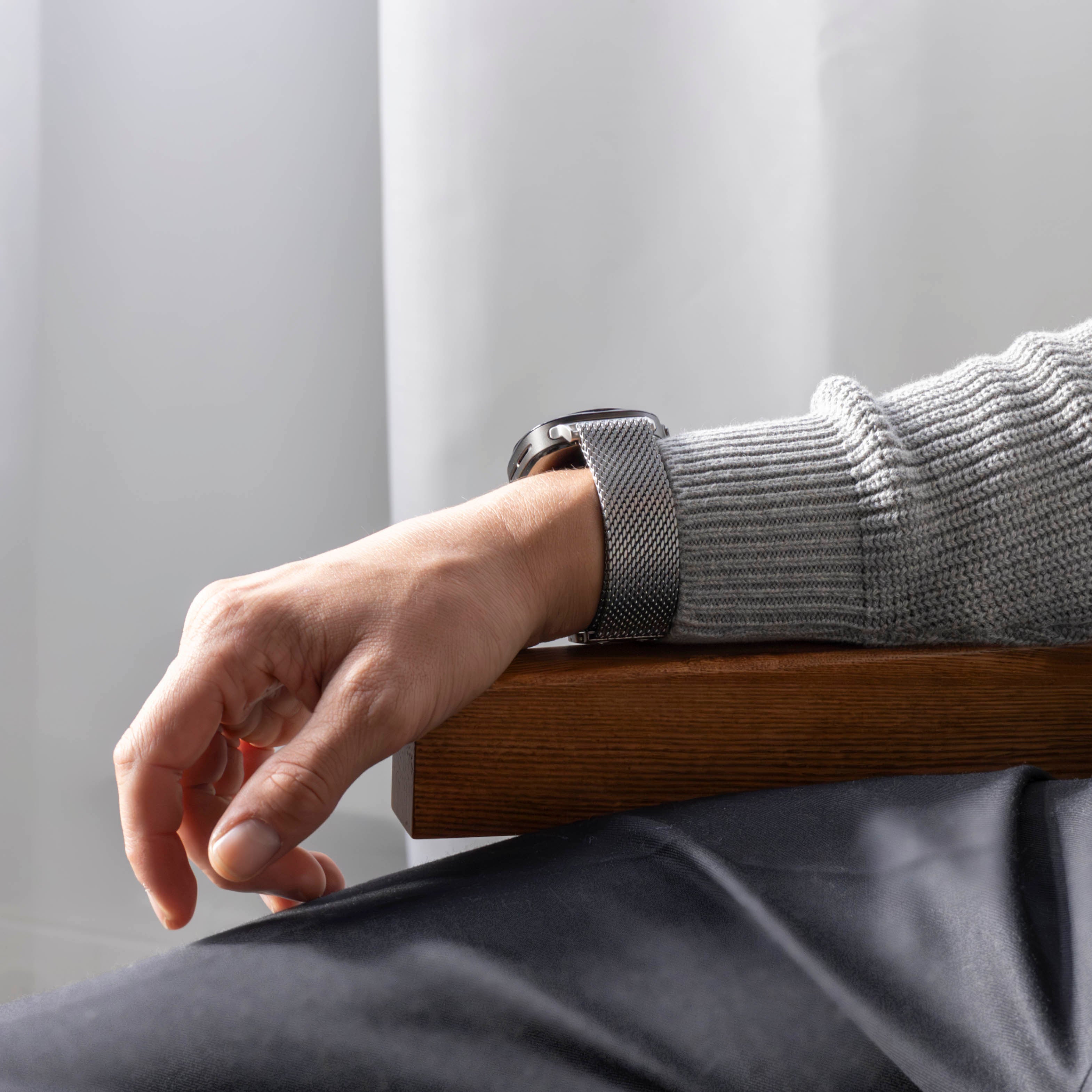 Samsung Galaxy Watch Ultra Milanese band met P-buckle (titanium)