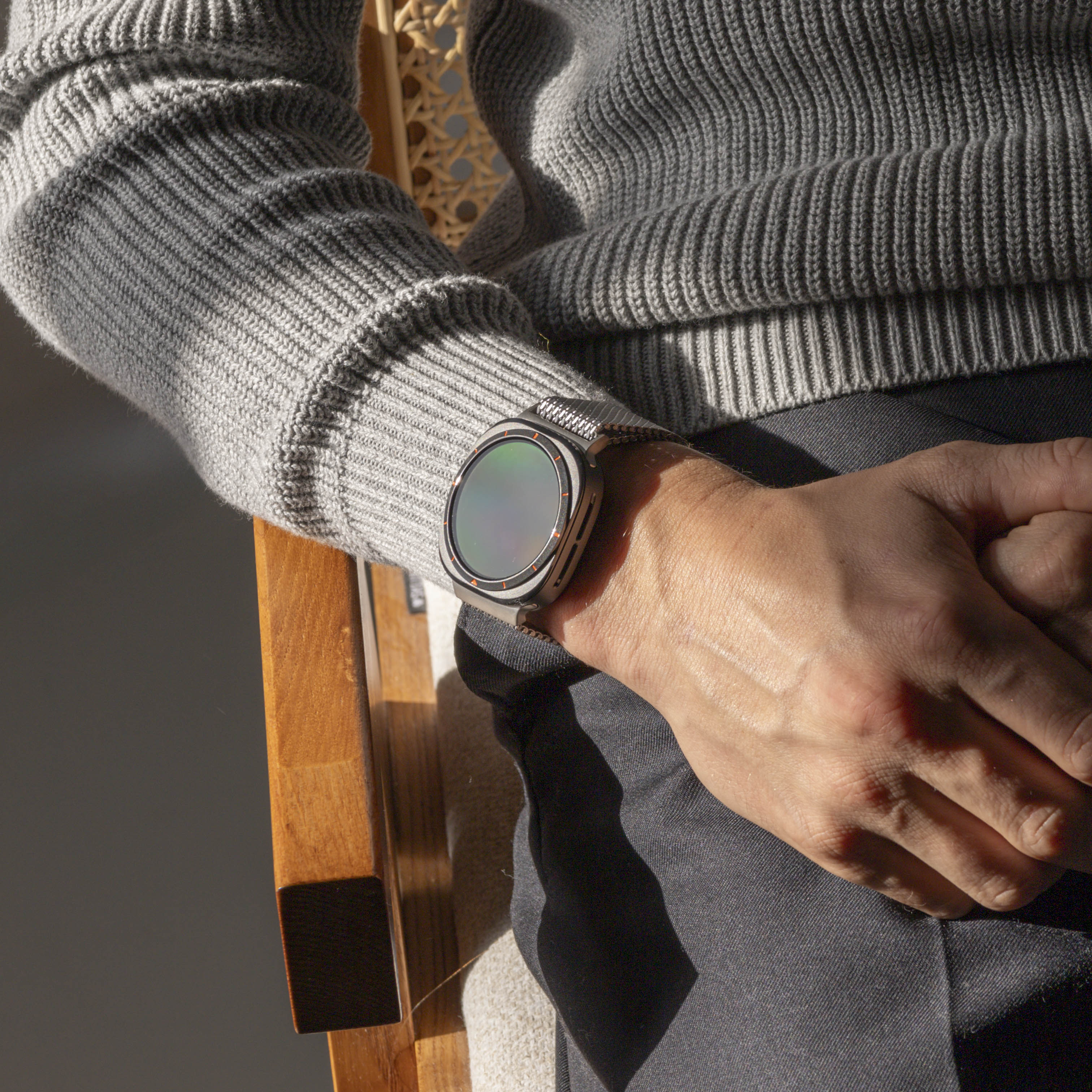 Samsung Galaxy Watch Ultra Milanese band met P-buckle (titanium)