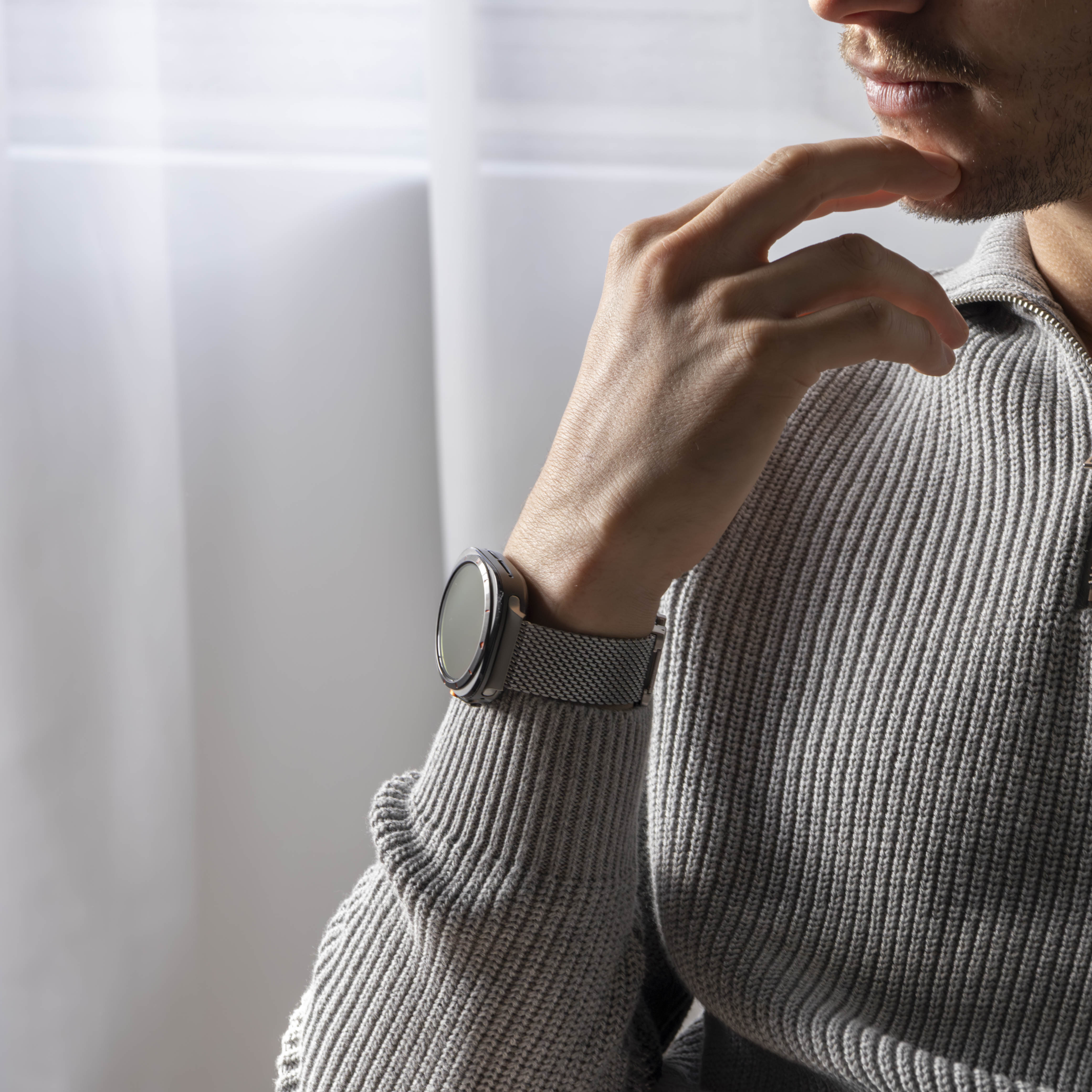 Samsung Galaxy Watch Ultra Milanese band met P-buckle (titanium)