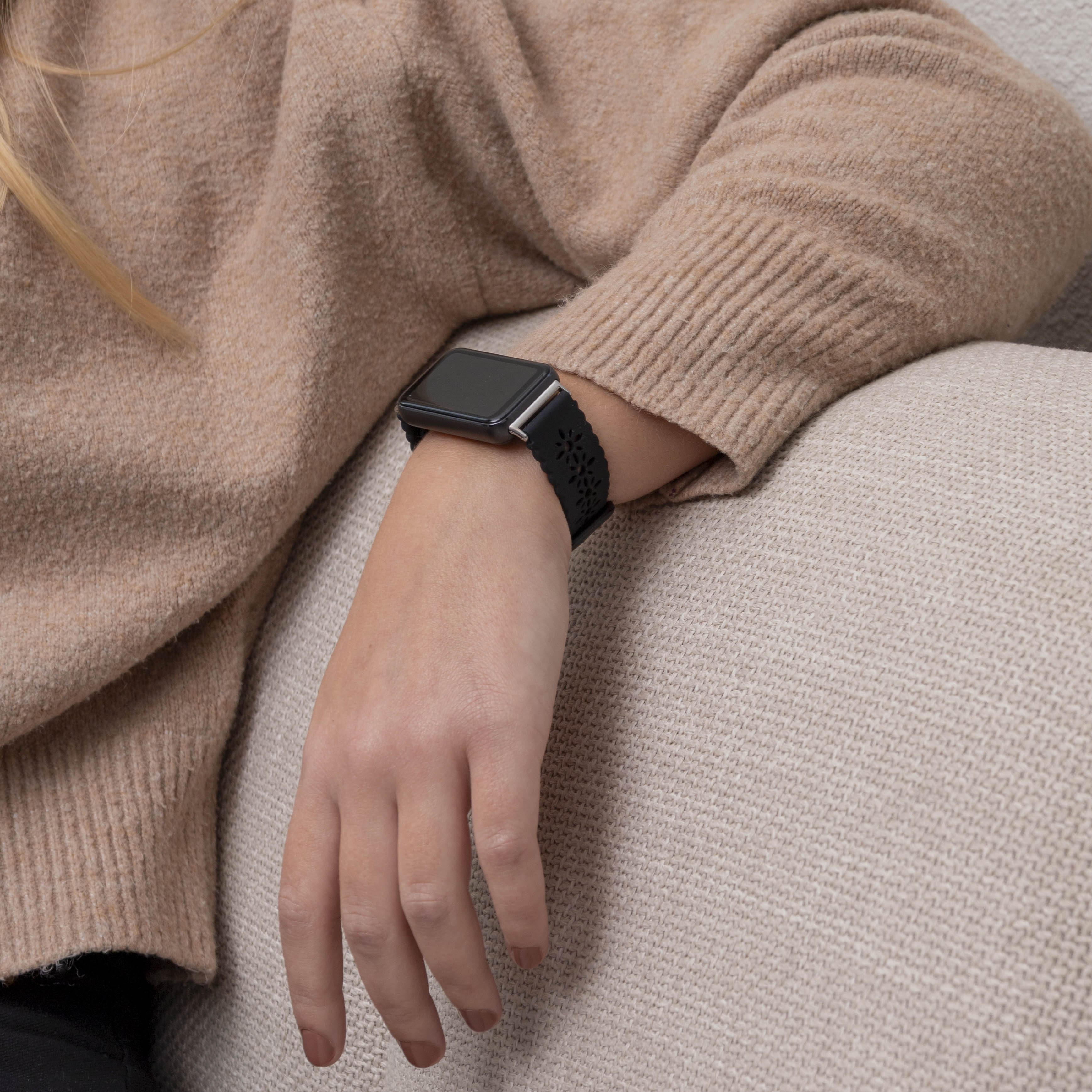 Samsung Galaxy Fit 3 Silicone Strap with Pattern (Black)