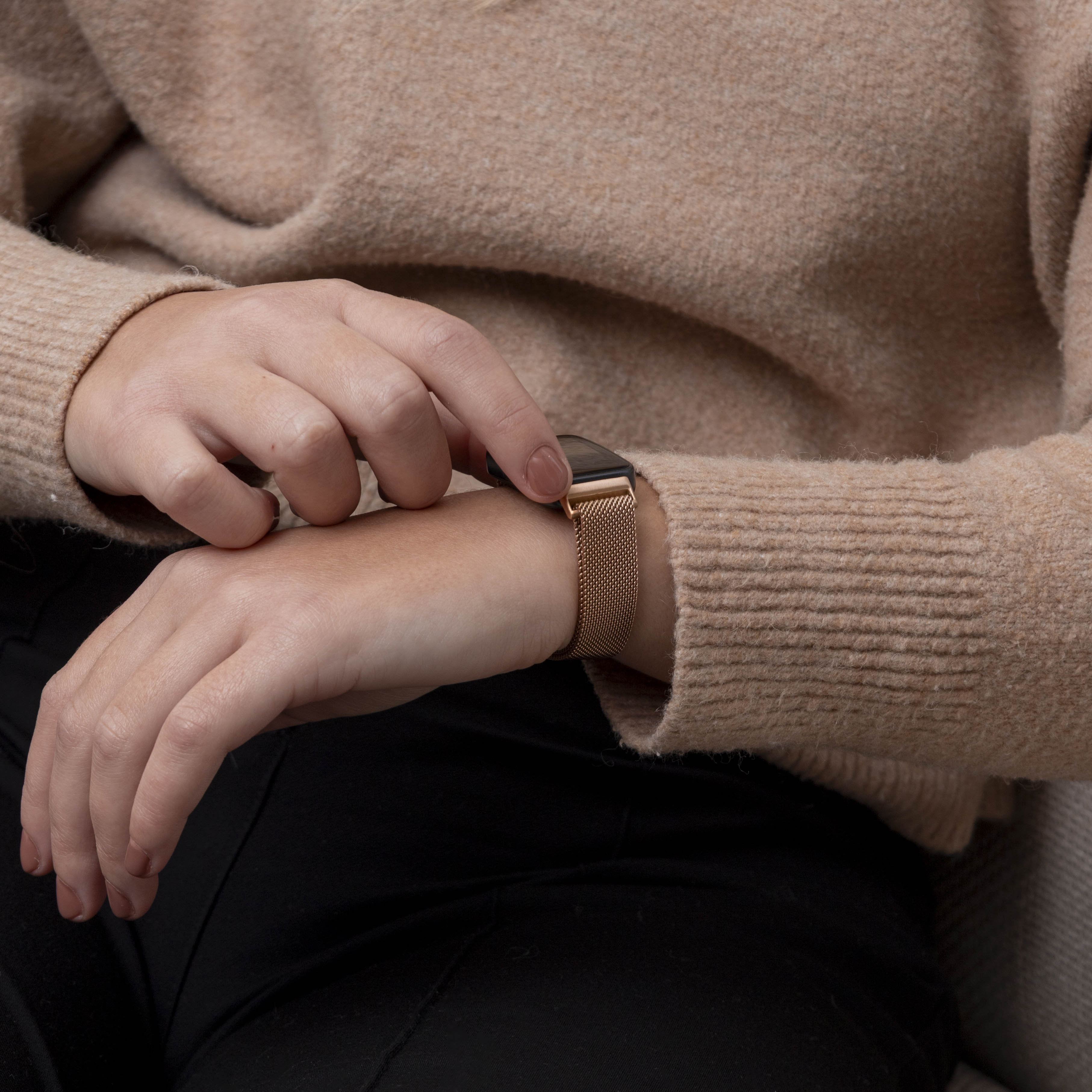 Huawei Band 10 Milanese band (rosé goud)