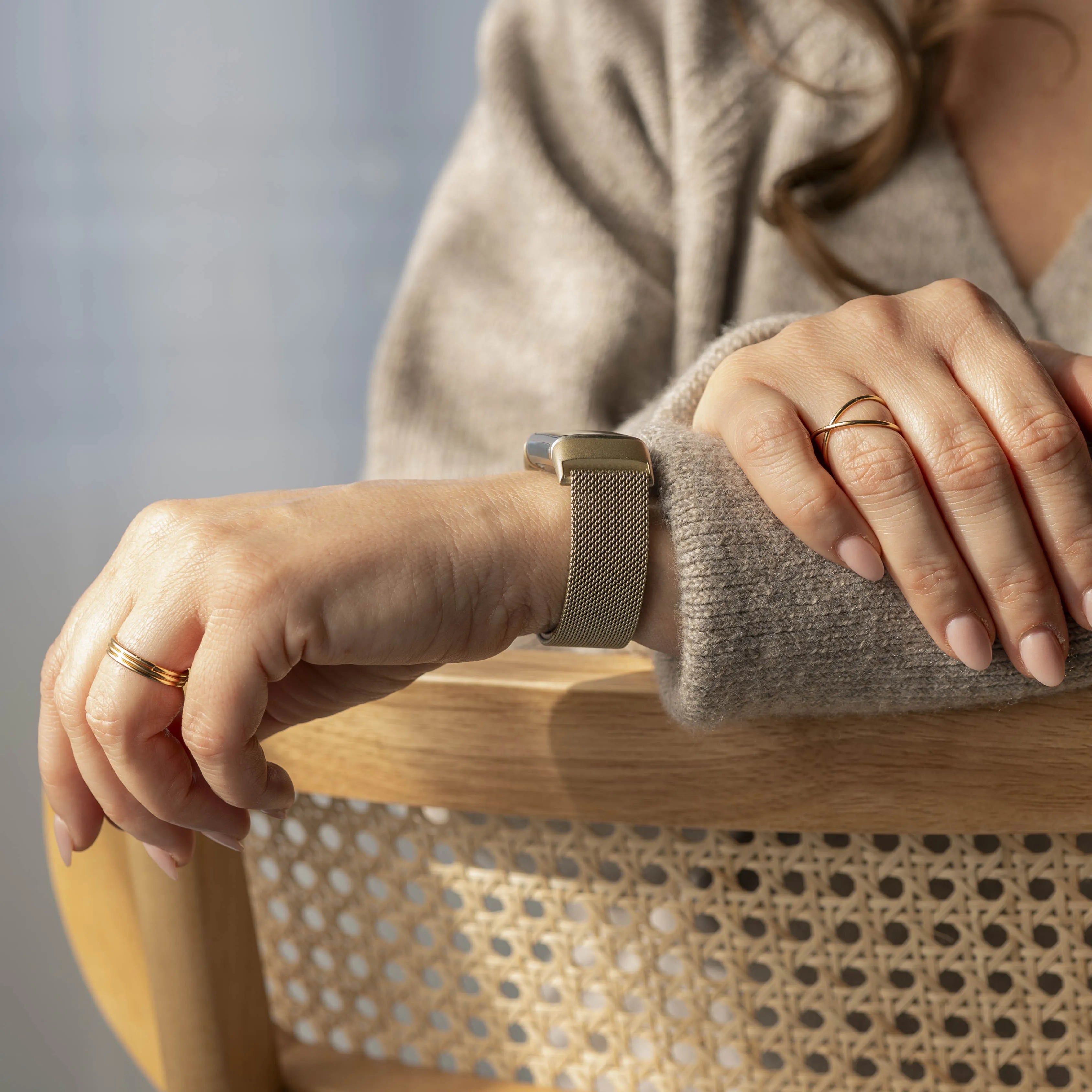 Fitbit Charge 6 Milanese band (champagne)