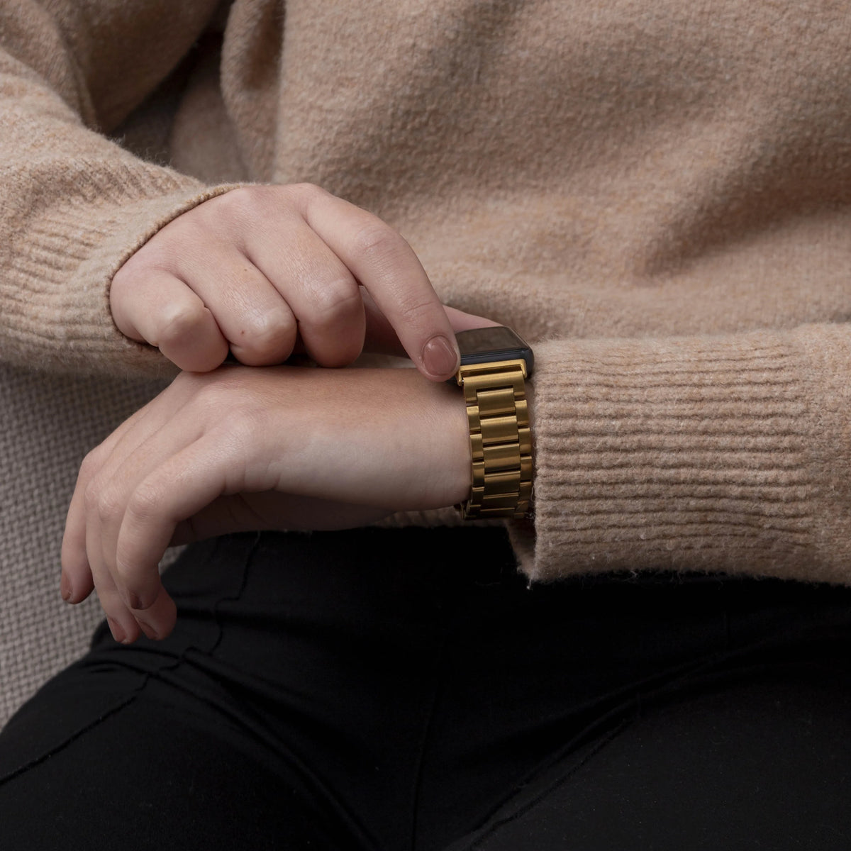 Steel Strap, gold, lifestyle photo