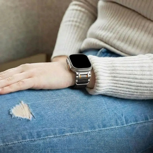 Bandz Apple Watch Ultra nylon band 'Explorer' (zwart met titanium)