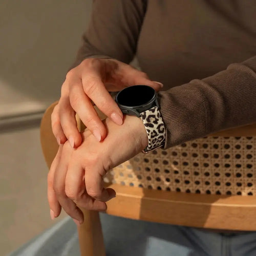 Bandz Garmin Vivomove HR siliconen band 'Lucky Leopard'