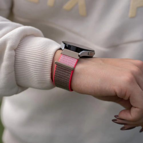 Coros Apex 42mm nylon bandje (neon pink)