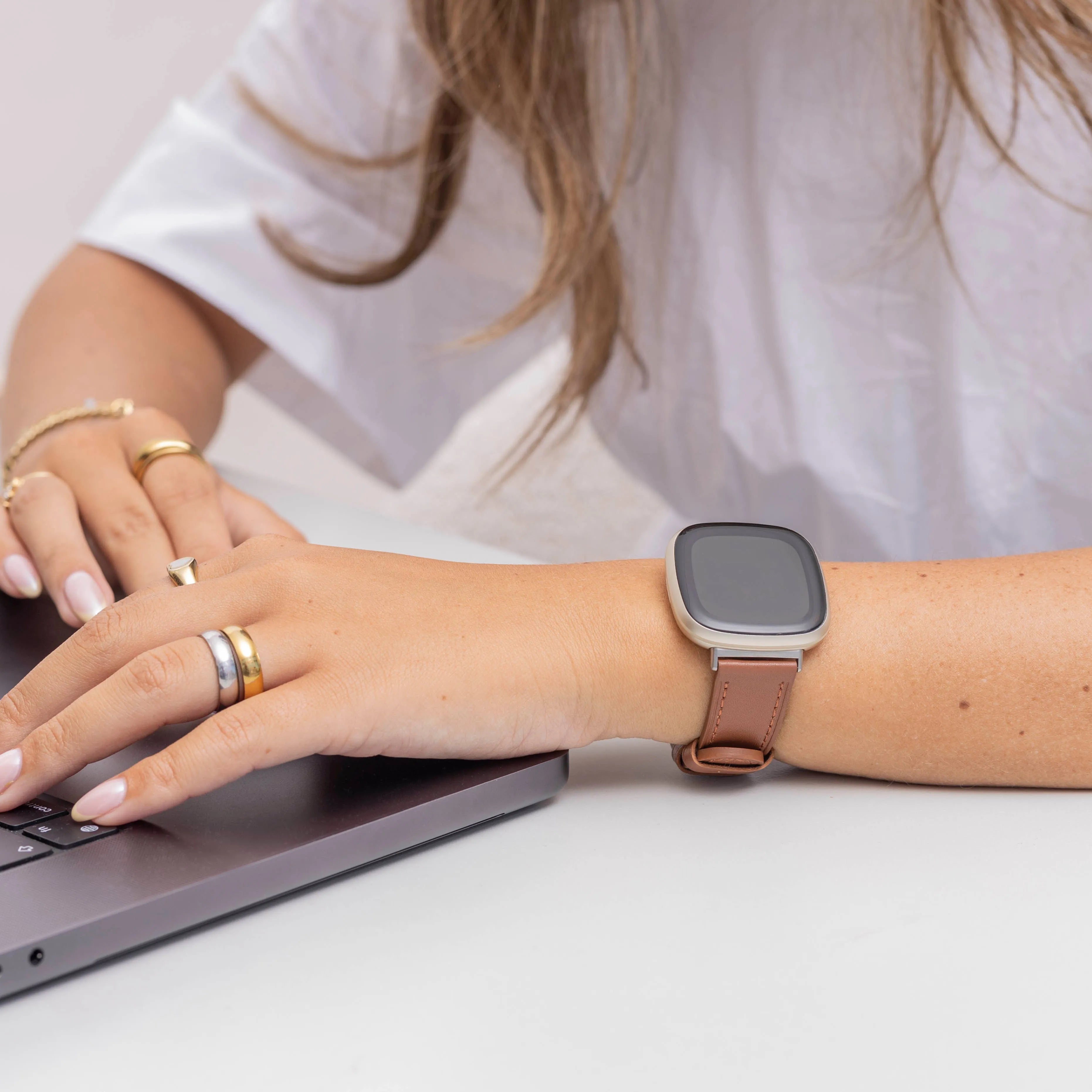 Fitbit Sense bandje leer (strak bruin)