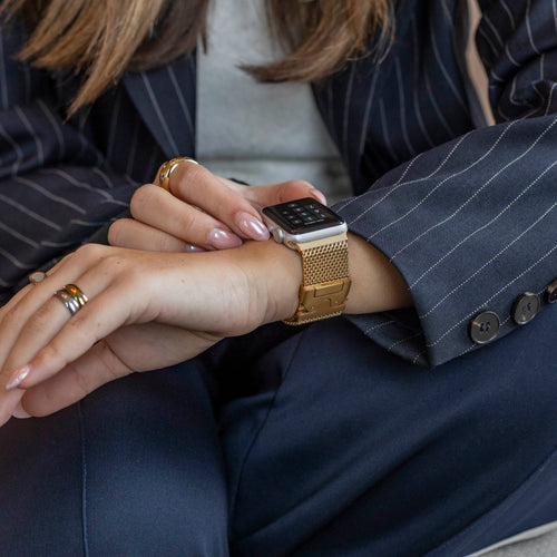Milanese Loop Strap P-Buckle, gold, lifestyle photo