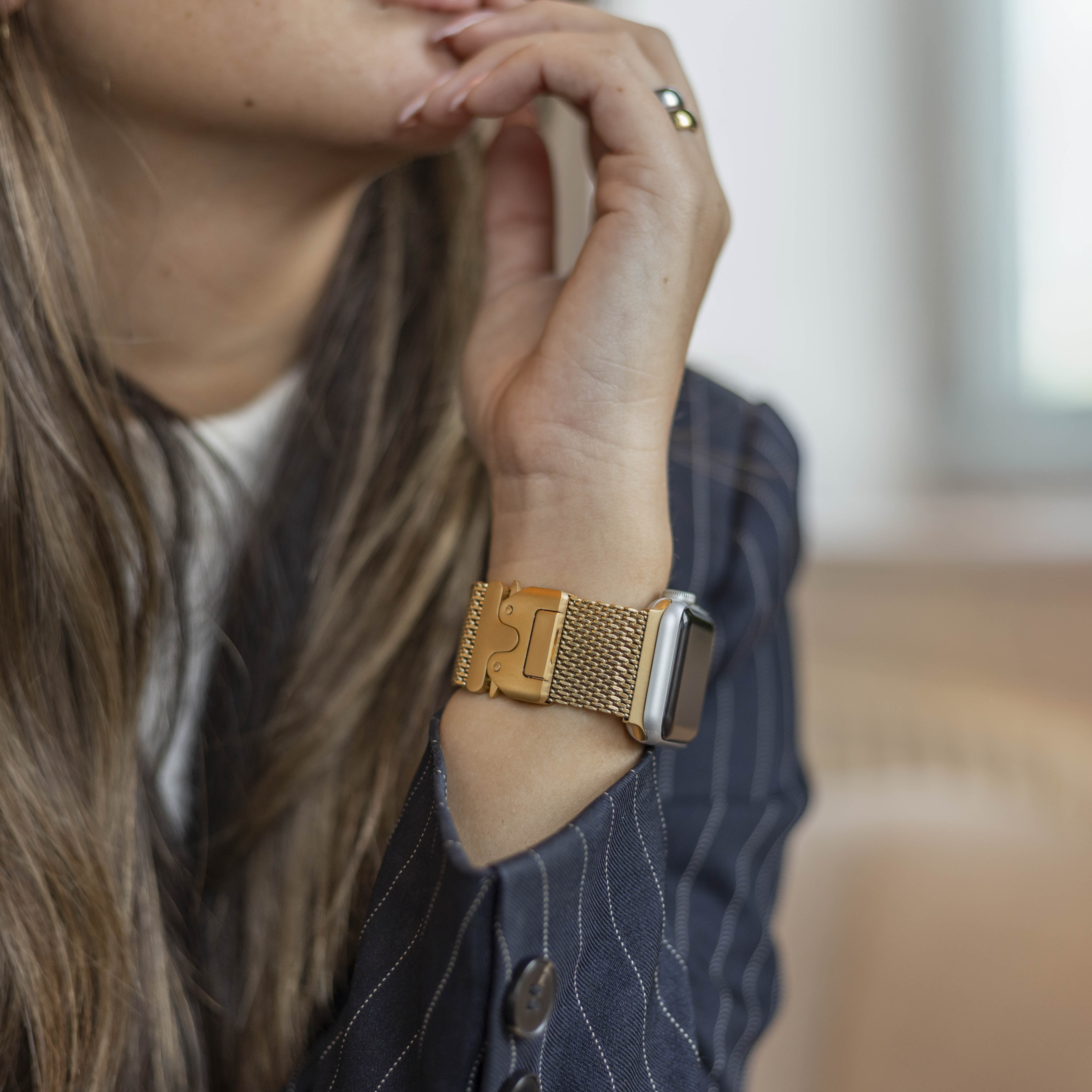 Bandz Apple Watch Ultra Milanese loop band met P-buckle (goud)