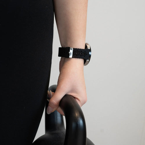 Bandz ICE smart 3.0 rectangular 1.78 siliconen band met bloemenpatroon (zwart)