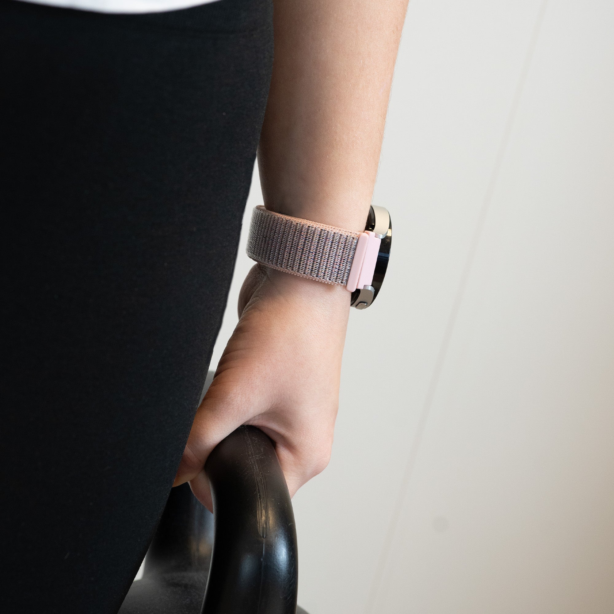 Bandz Garmin Vivomove Trend nylon loop band (roze)