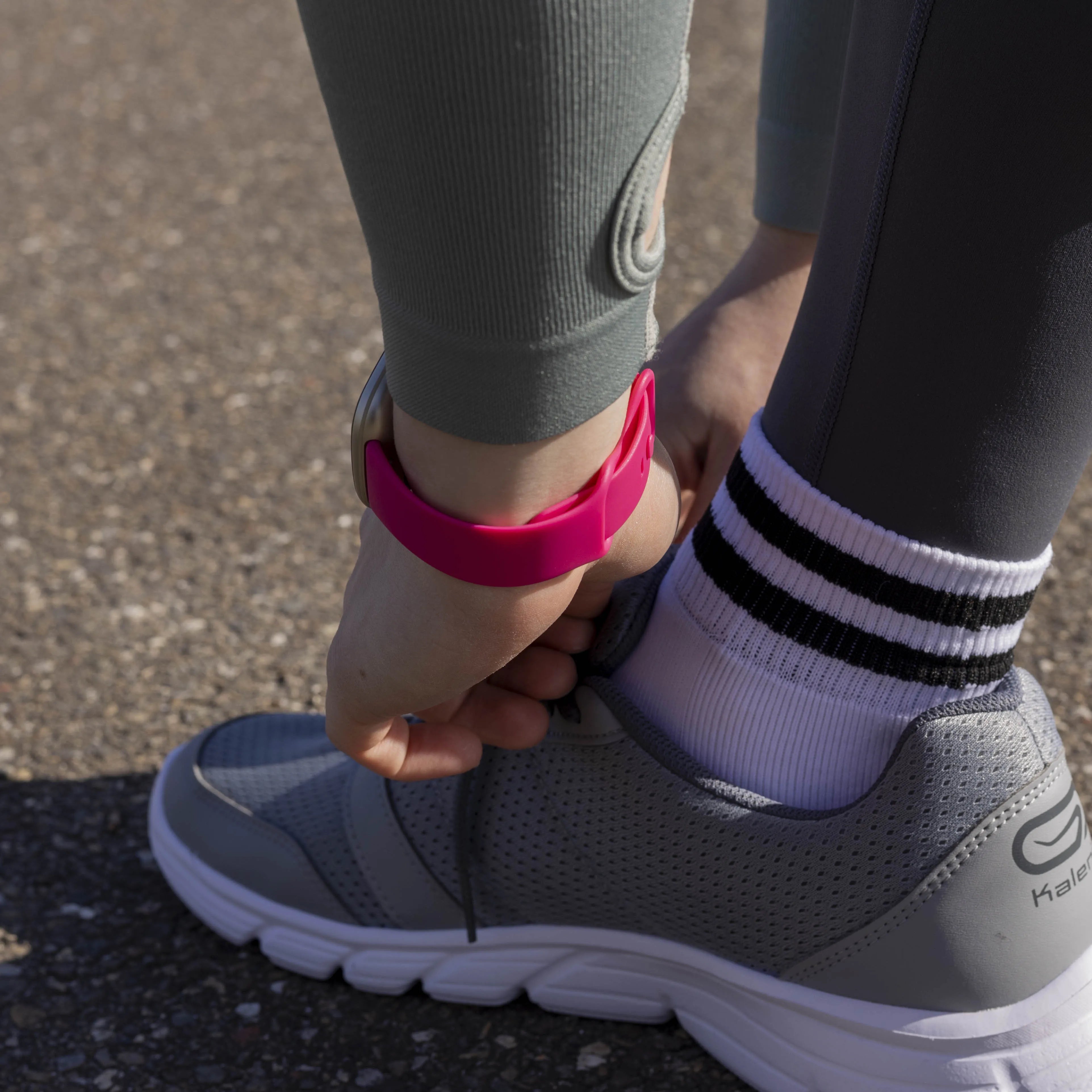 Fitbit Versa 3 siliconen classic bandje (knalroze)