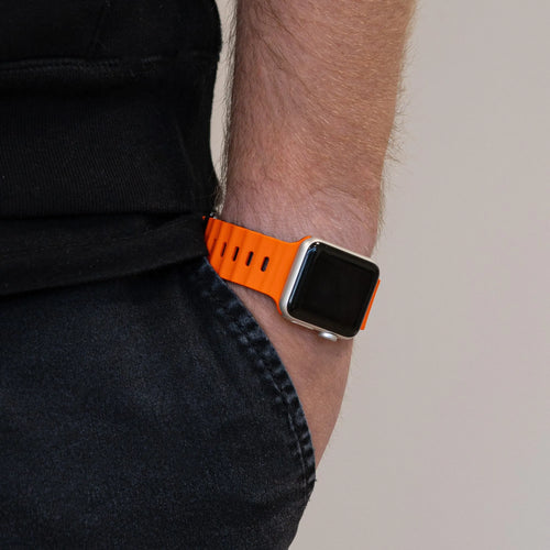 Apple Watch Ocean bandje met druksluiting (oranje/zwart)