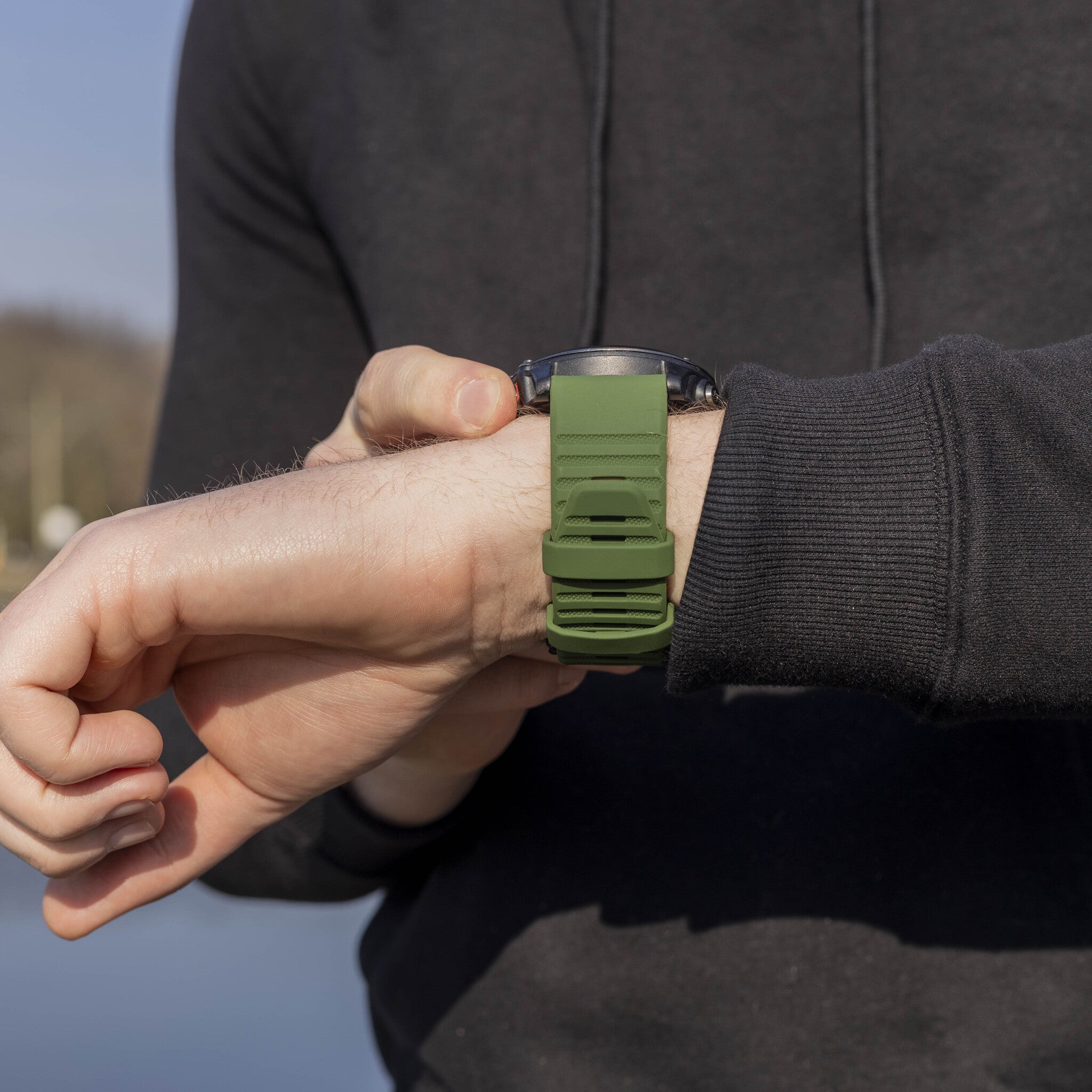 Bandz Garmin Tactix 8 - 51mm siliconen band met gesp (donkergroen)