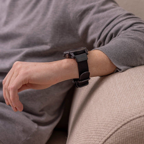Garmin Enduro 1 / 2 / 3 nylon gesp band (zwart)