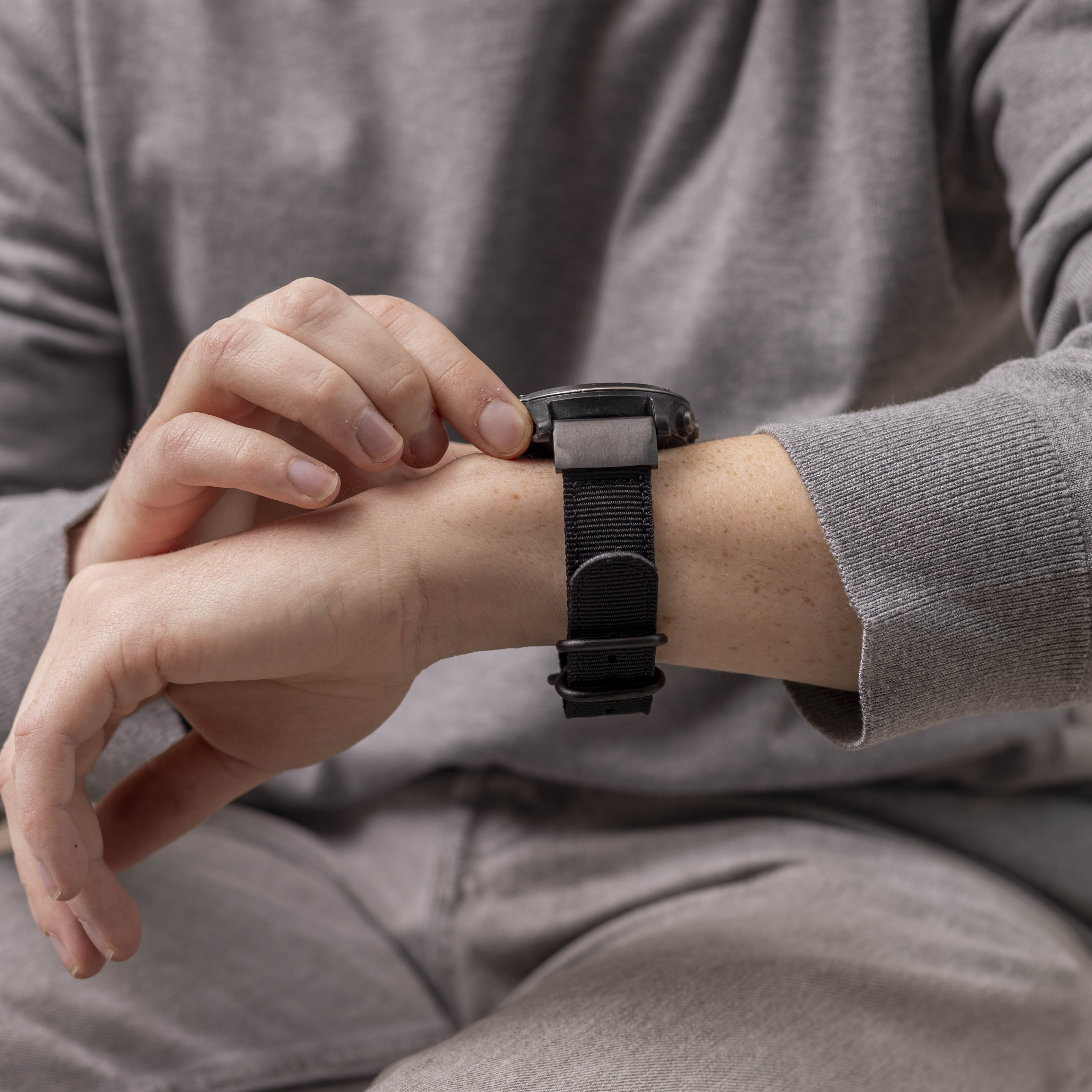 Garmin Fenix 8 - 51mm nylon gesp band (zwart)