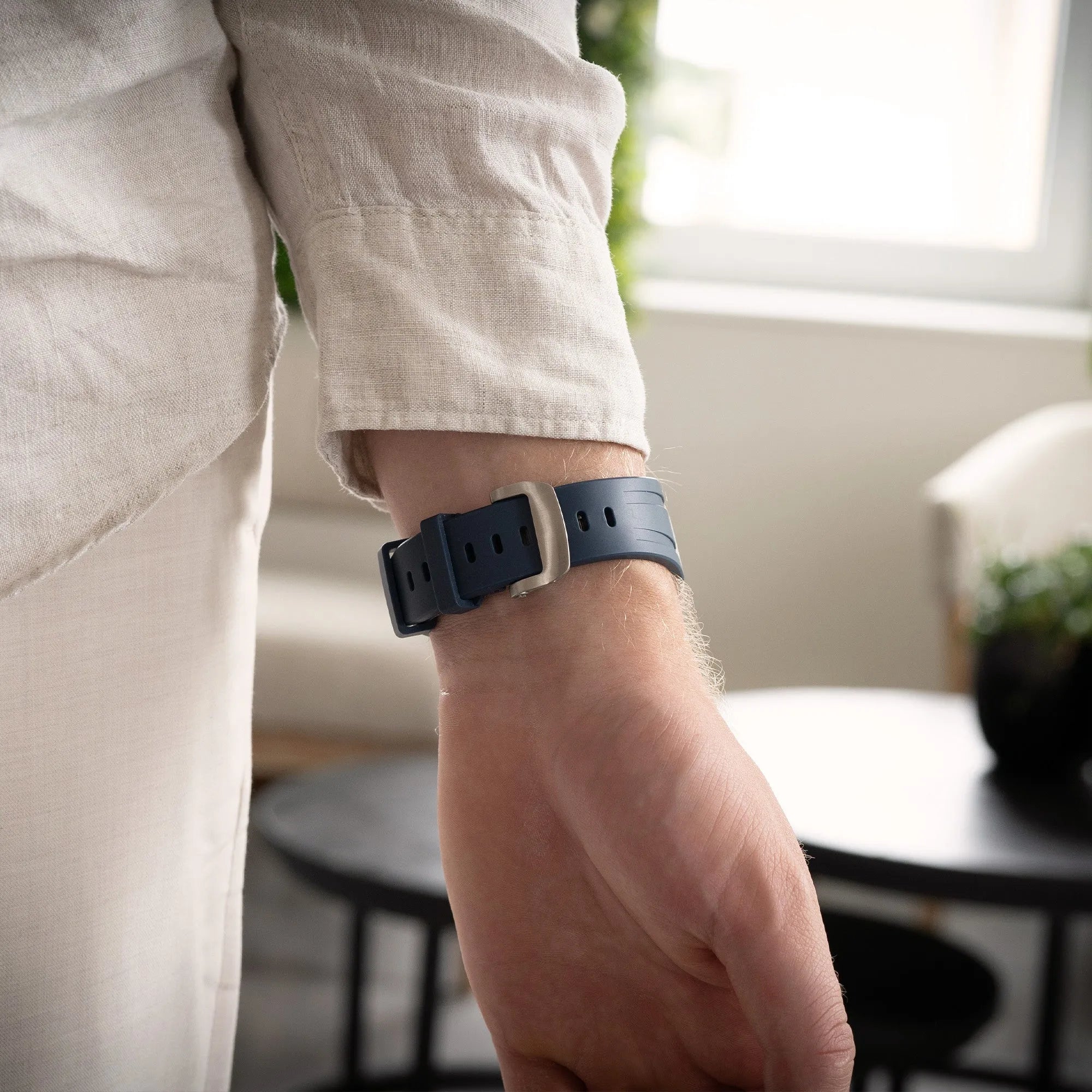 Bandz Apple Watch siliconen band 'Luxe Liquid' (blauw met zilver)