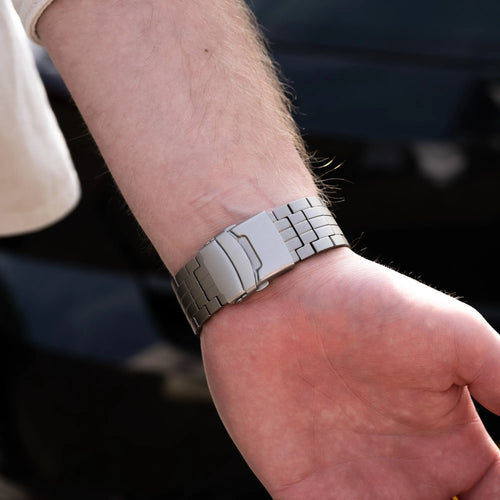 Titanium Strap 'Duo', grey, lifestyle photo