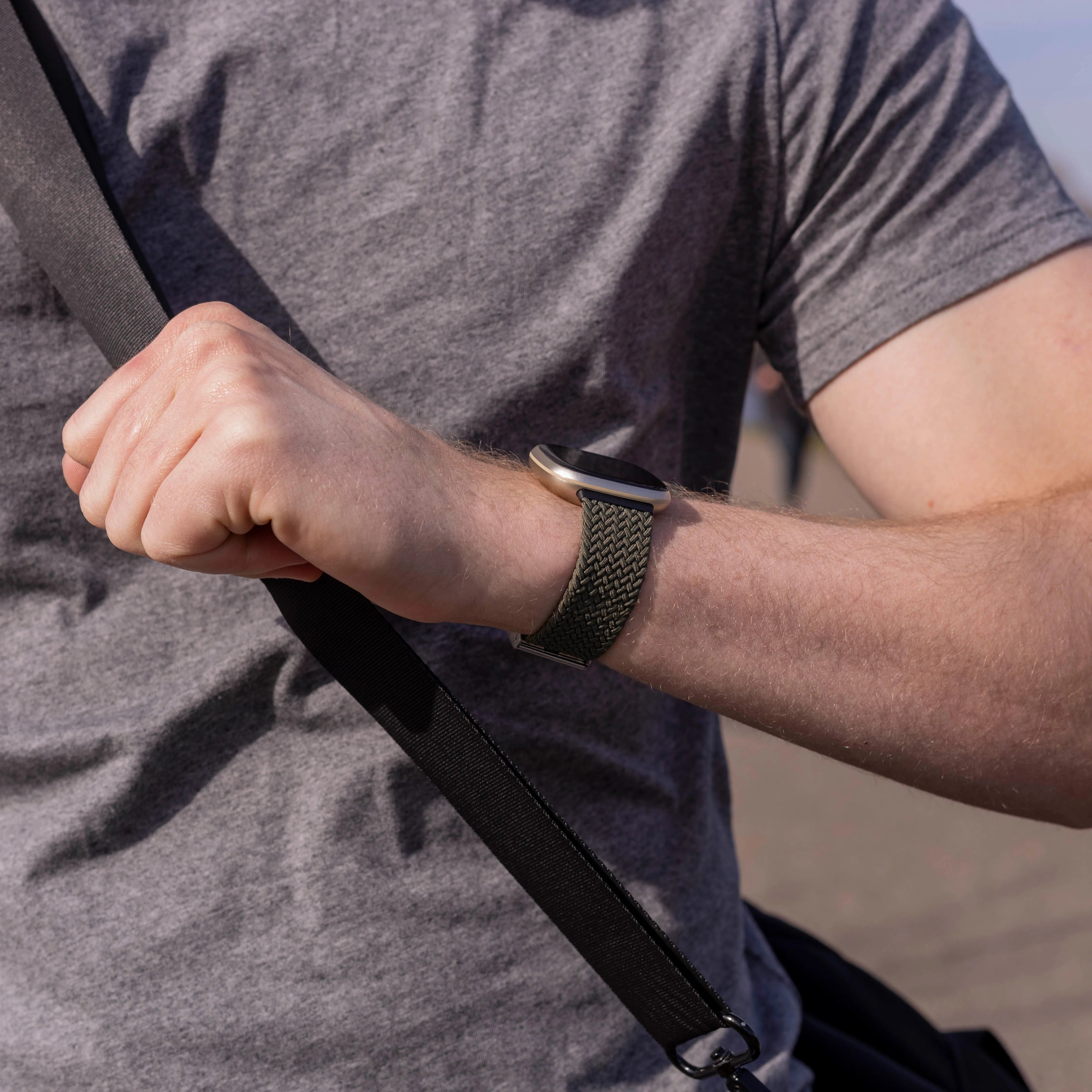 Fitbit Versa 3 verstelbaar gevlochten bandje (olijfgroen)