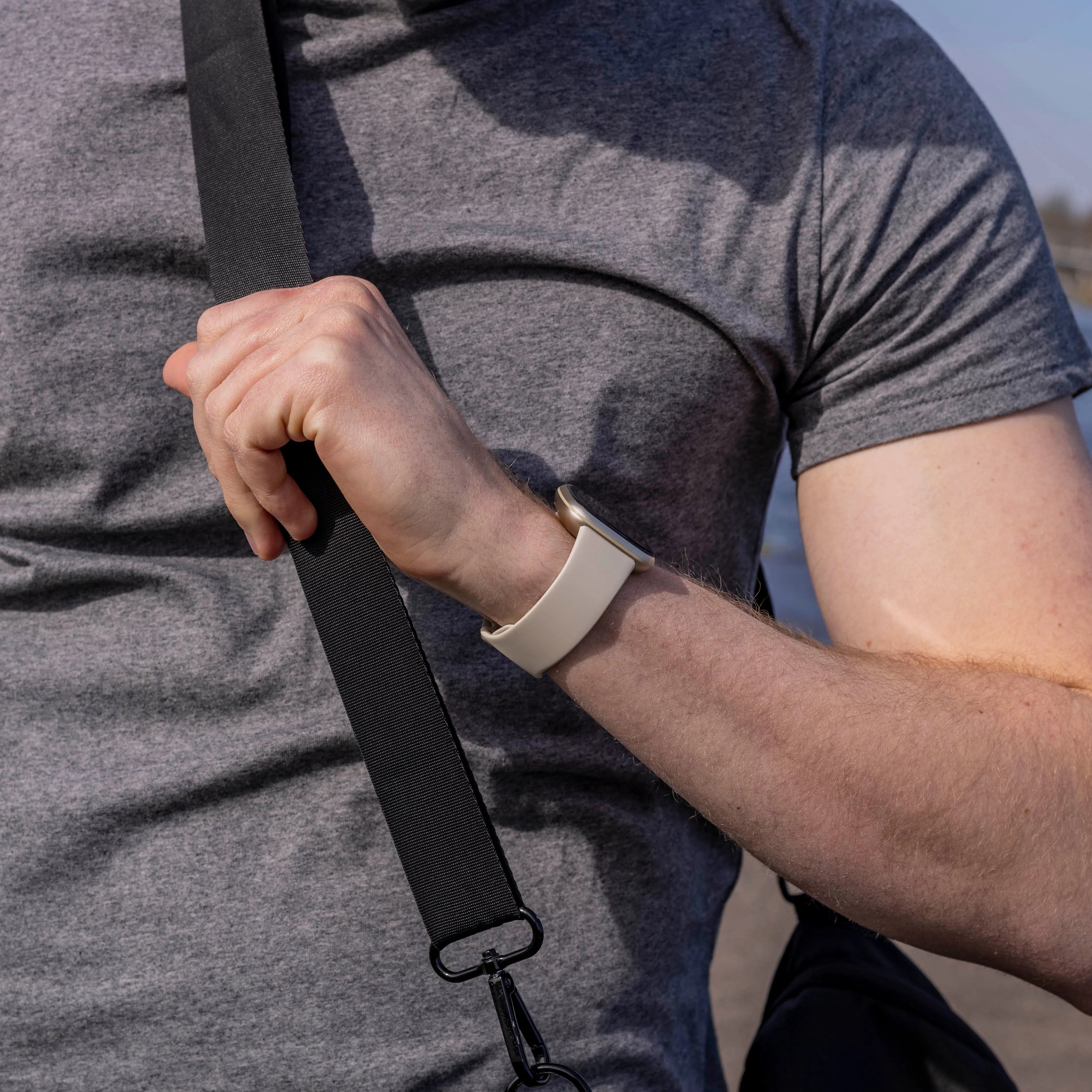 Fitbit Sense 2 siliconen classic bandje (lichtbeige)