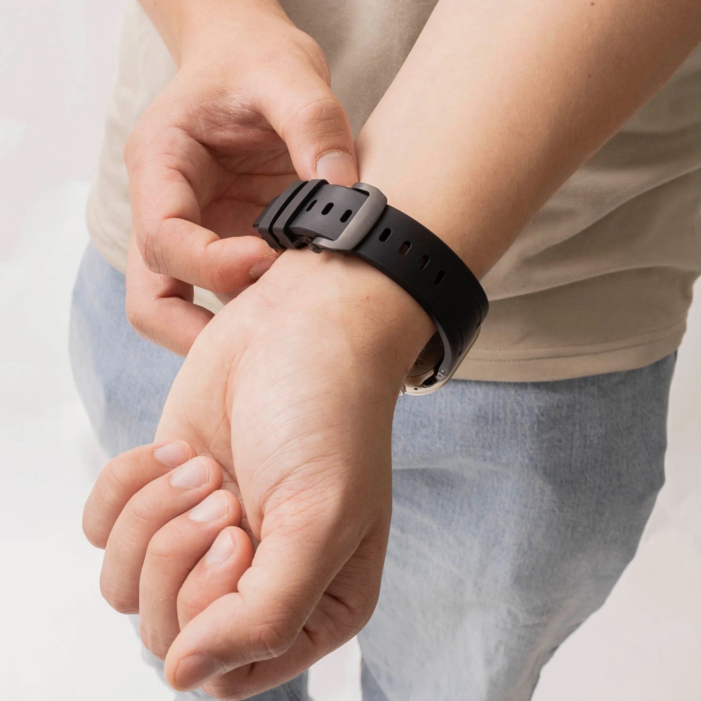Bandz Apple Watch siliconen band 'Luxe Liquid' (zwart met zwart)