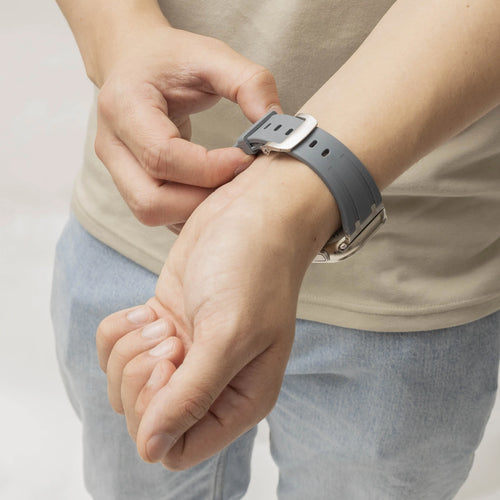 Silicone Strap 'Luxe Liquid', dark grey with silver, lifestyle photo