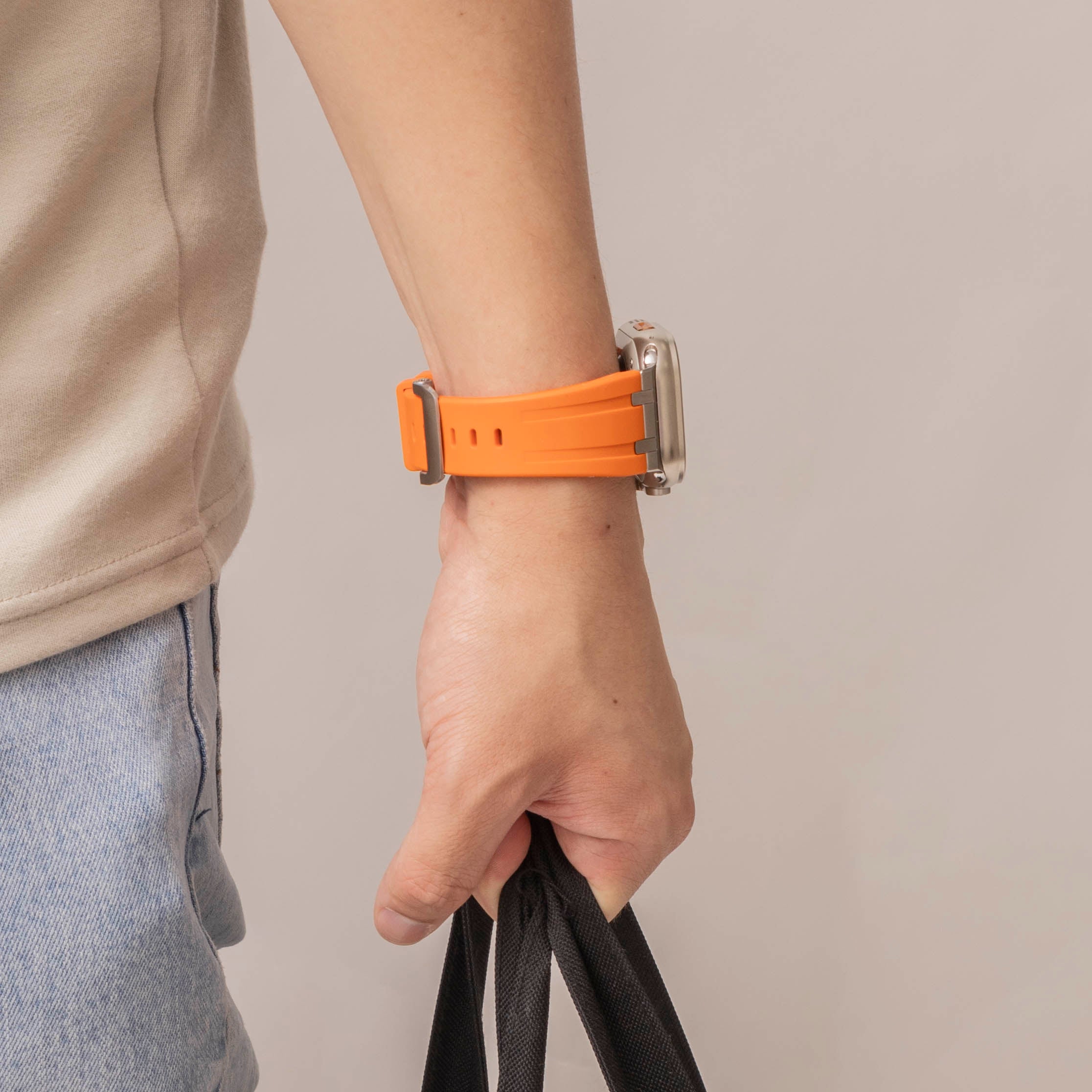 Bandz Apple Watch Ultra siliconen band 'Luxe Liquid' (oranje met zilver)