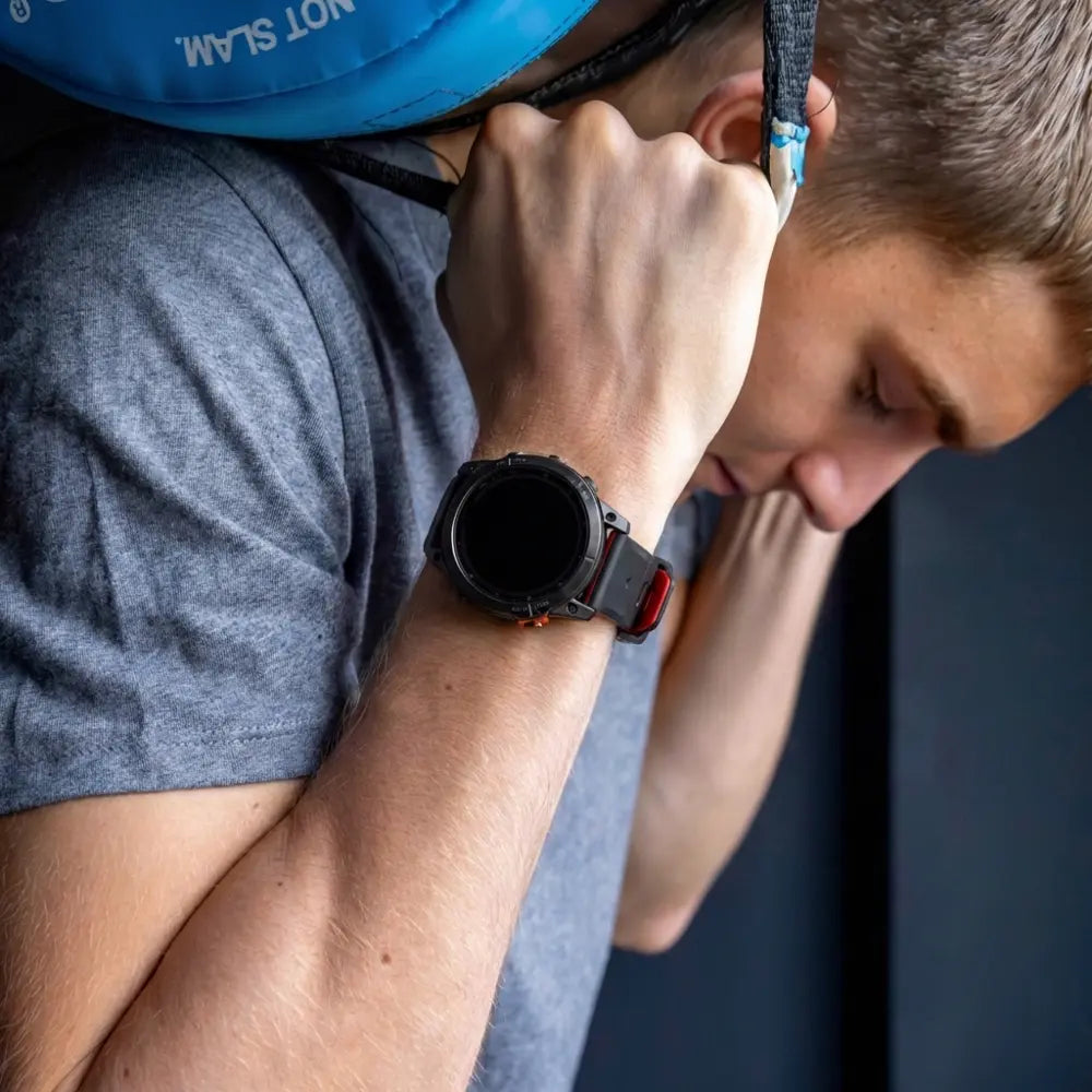 Garmin Forerunner 745 sport gesp band (zwart/rood)