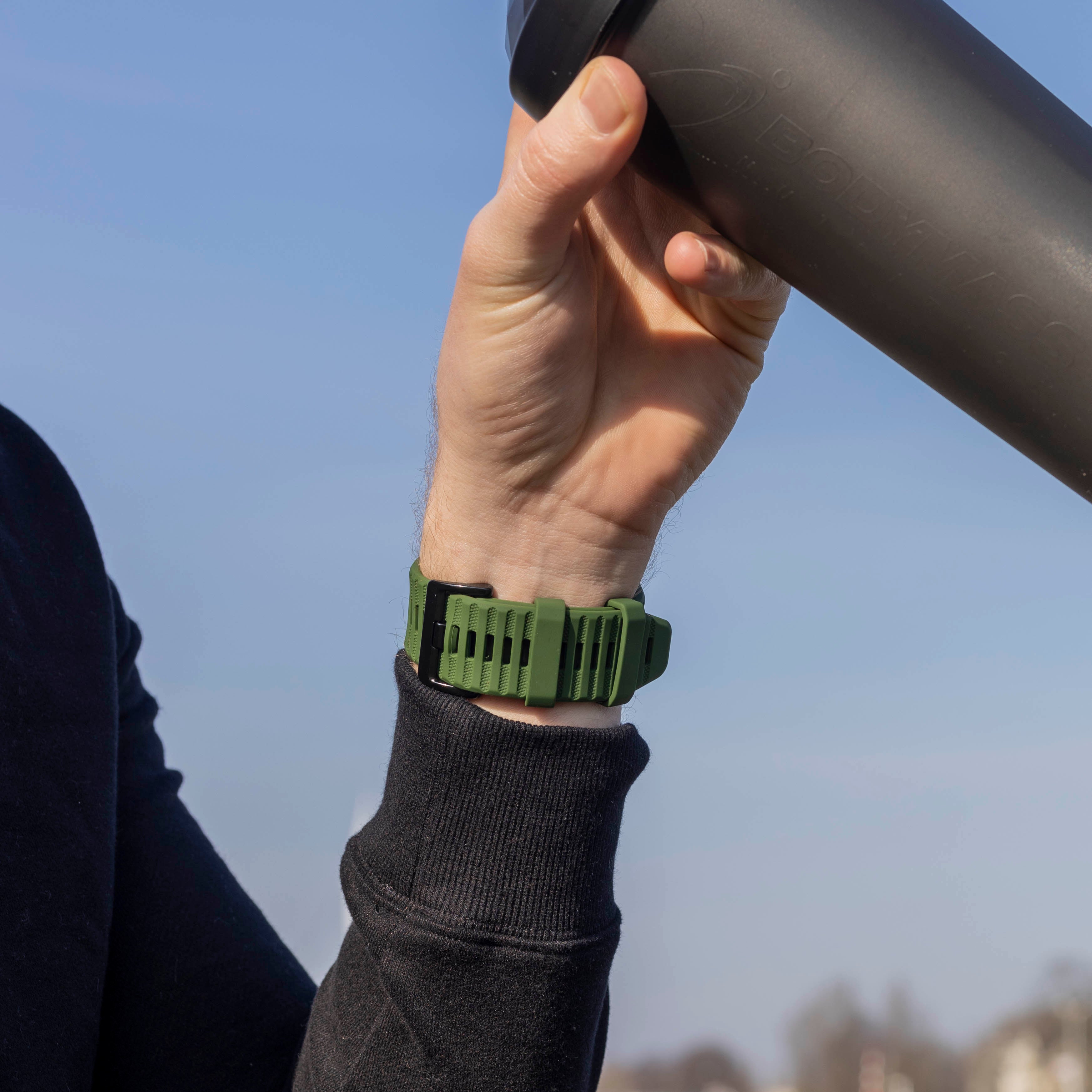 Bandz Garmin Fenix 7x Buckled Silicone Strap (Dark Green)