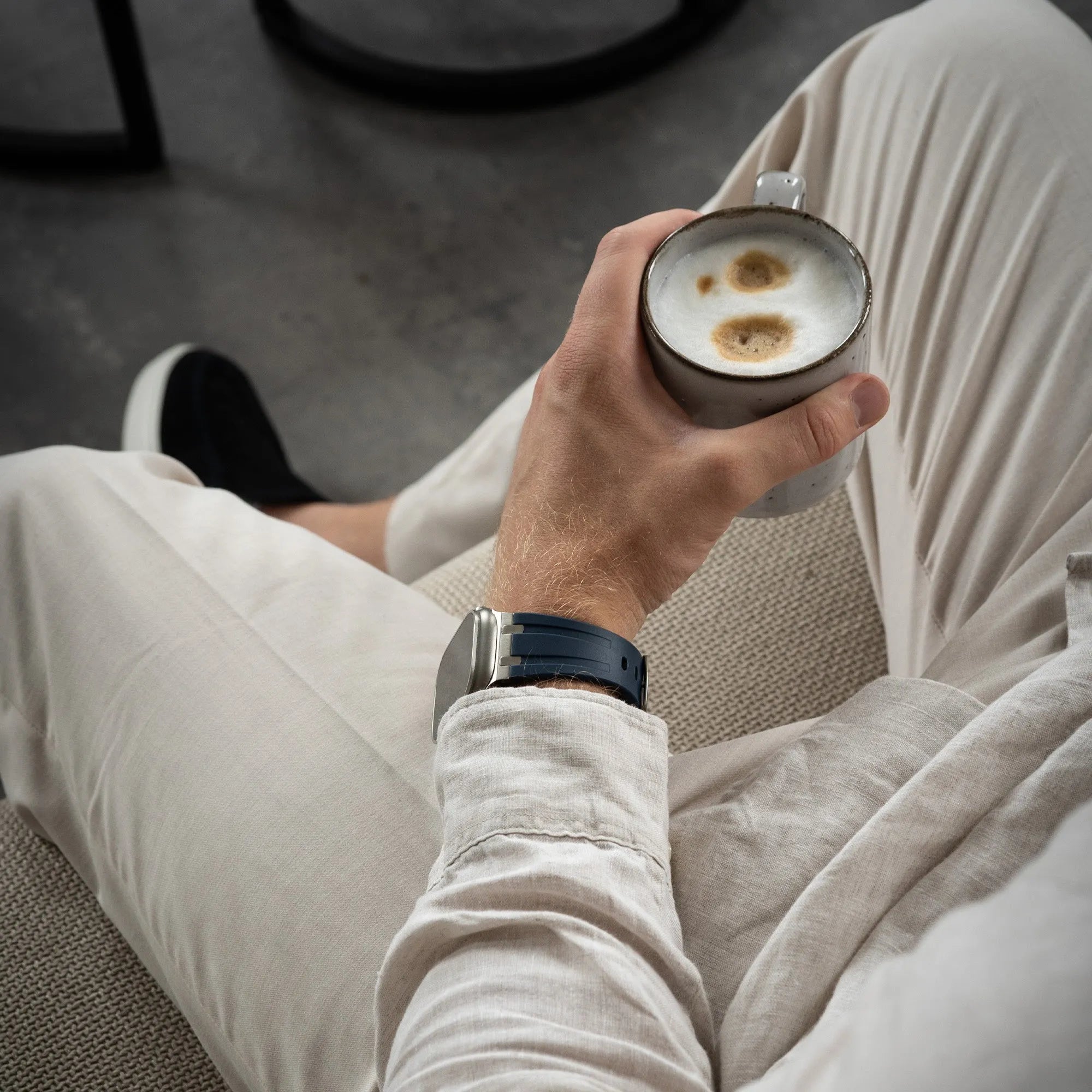 Bandz Apple Watch siliconen band 'Luxe Liquid' (blauw met zilver)