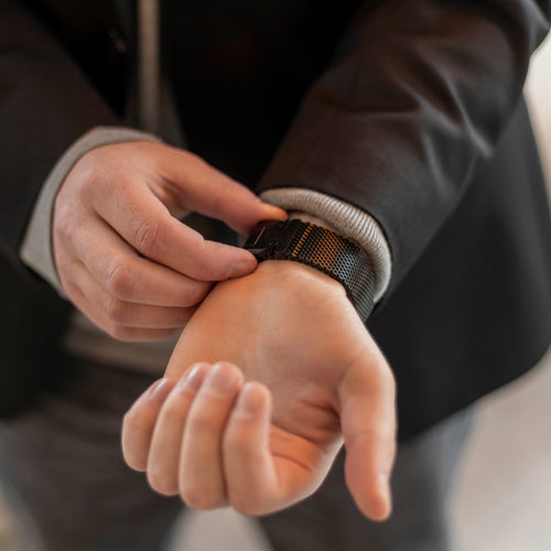 Bandz Apple Watch Ultra Milanese Loop Strap P-Buckle (Black)