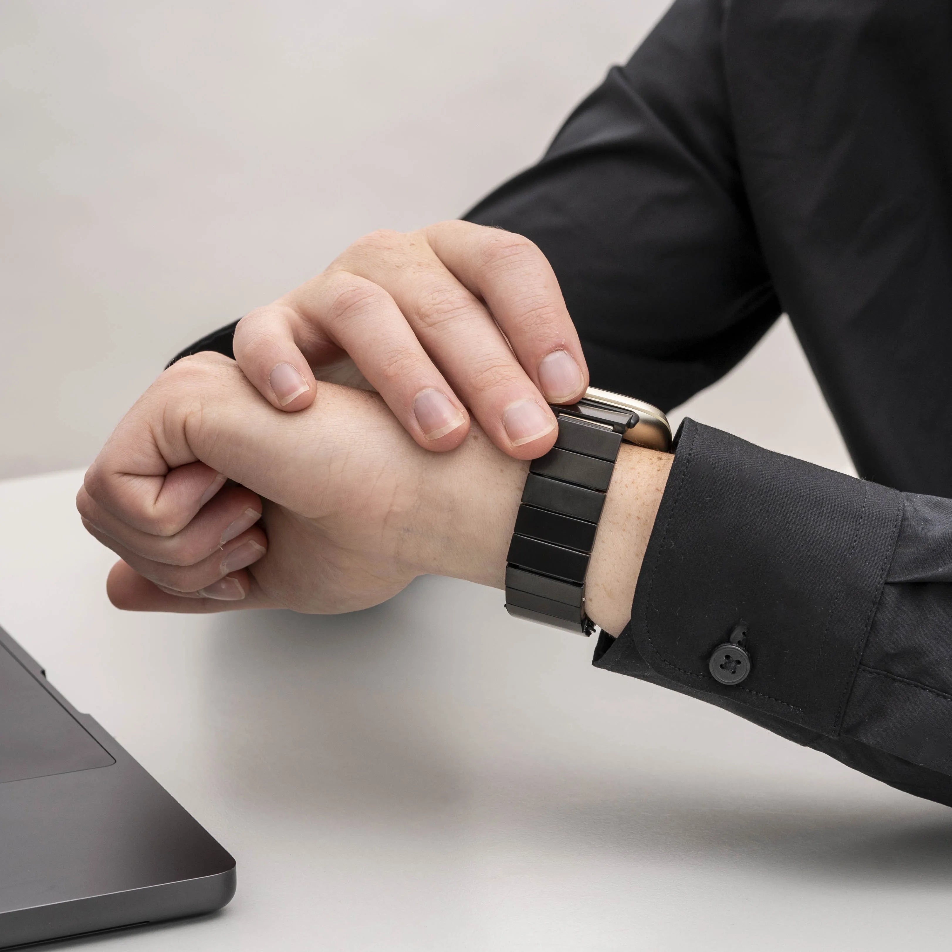 Fitbit Versa 3 metalen bandje (zwart)