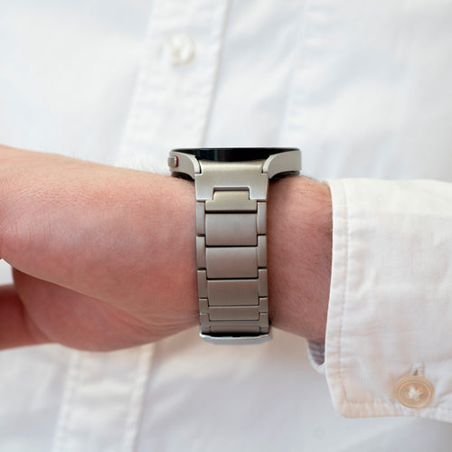 Titanium Strap 'One Push', lifestyle photo
