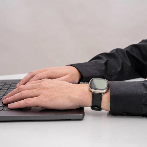 Fitbit Versa 3 bandje leer (strak zwart)