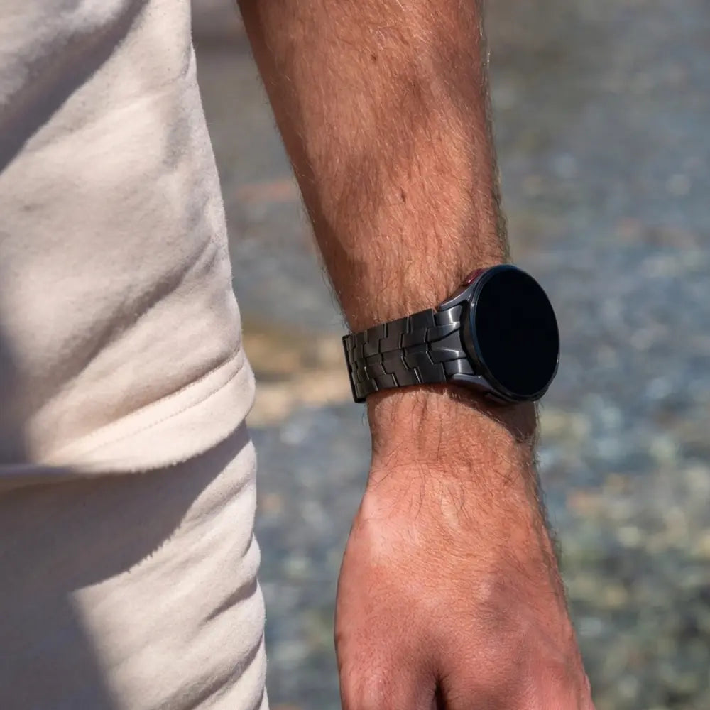 Bandz Samsung Galaxy Watch 7 - 44mm stalen band 'Iron' (zwart)