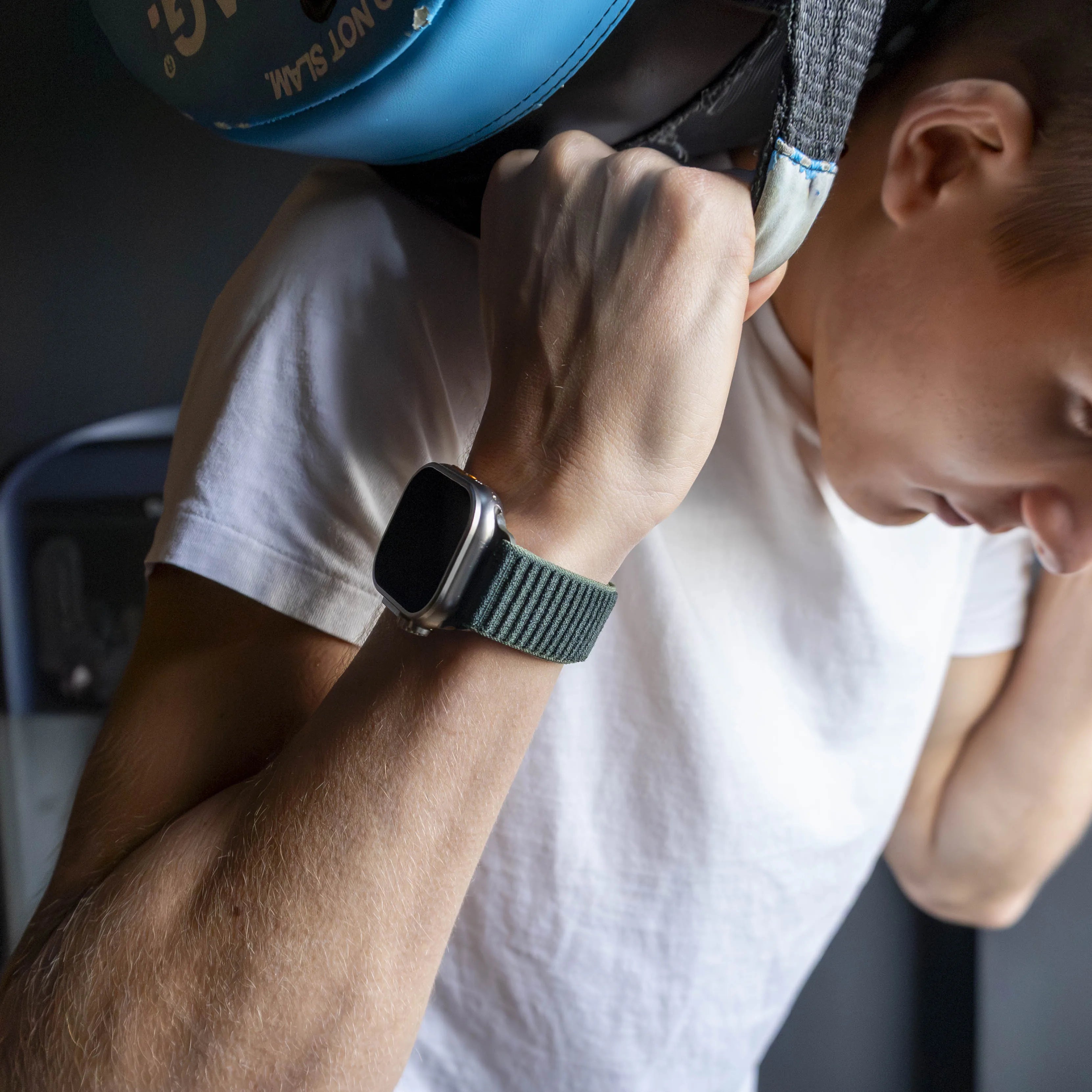 Apple Watch wave nylon band (donkergroen)