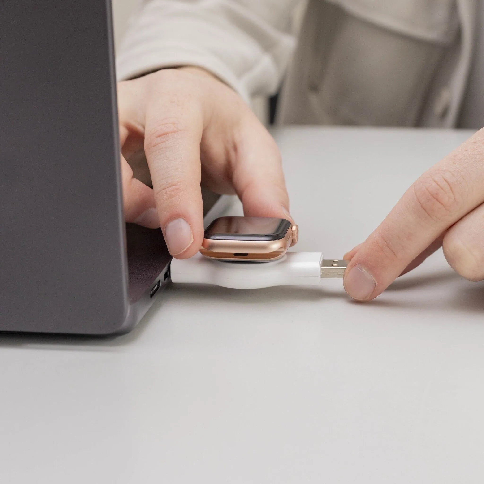 Apple Watch mini charger met USB-A & USB-C aansluiting