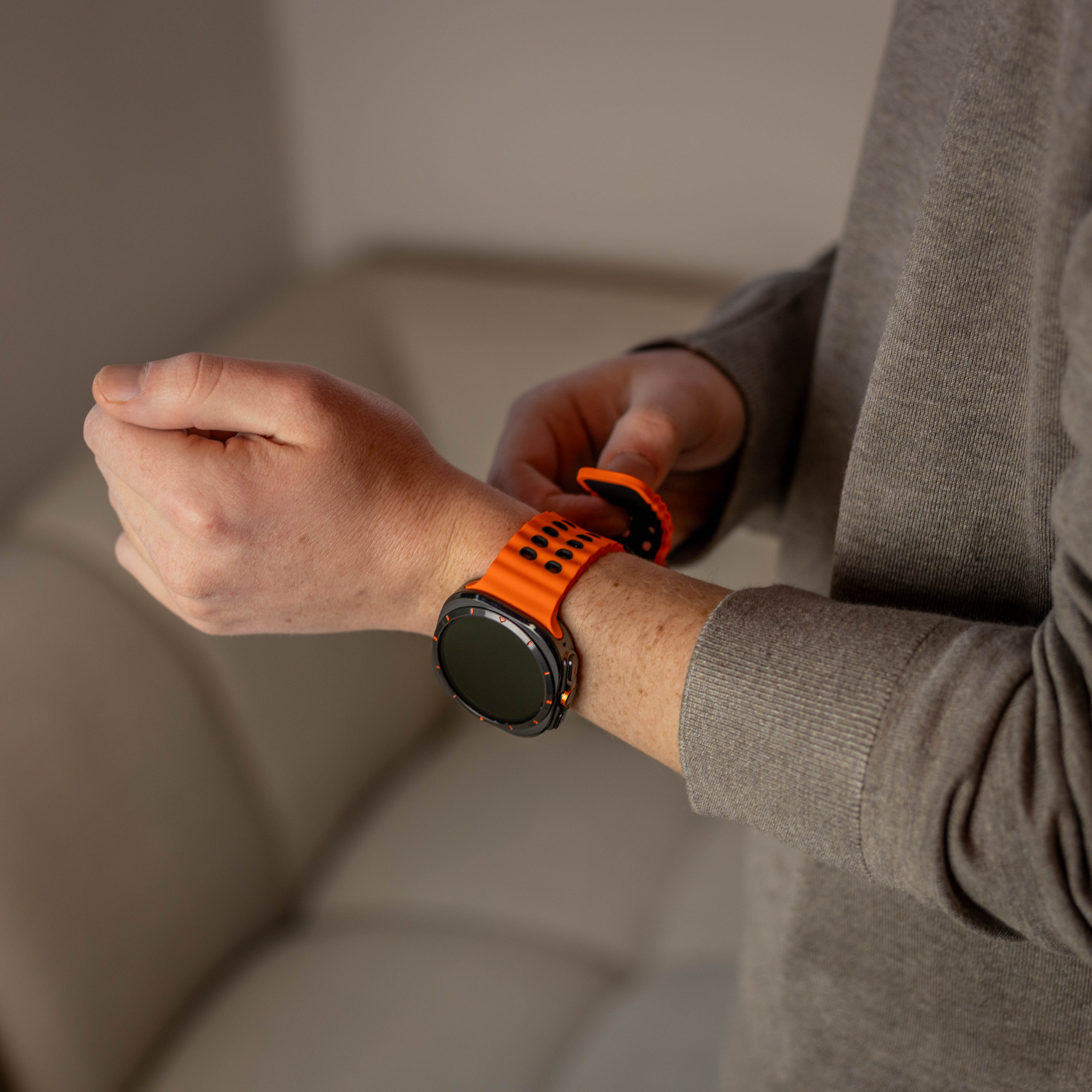 Samsung Galaxy Watch Ultra 2 wave siliconen bandje (oranje/zwart)