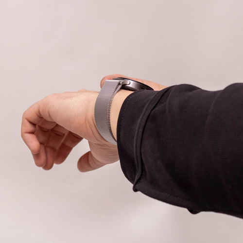 Samsung Galaxy Watch 9 - 44mm Milanese band (zilver)